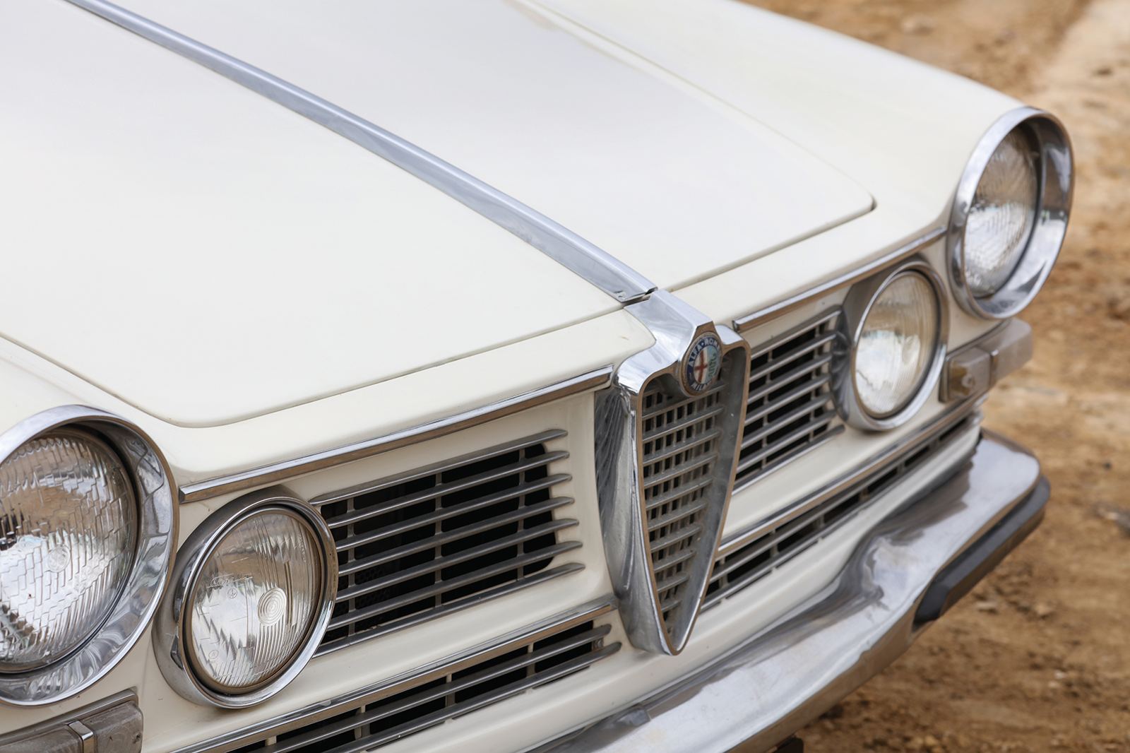 Classic & Sports Car – Alfa Romeo 1900 Super vs 2600 Berlina: Milan’s post-war saloons