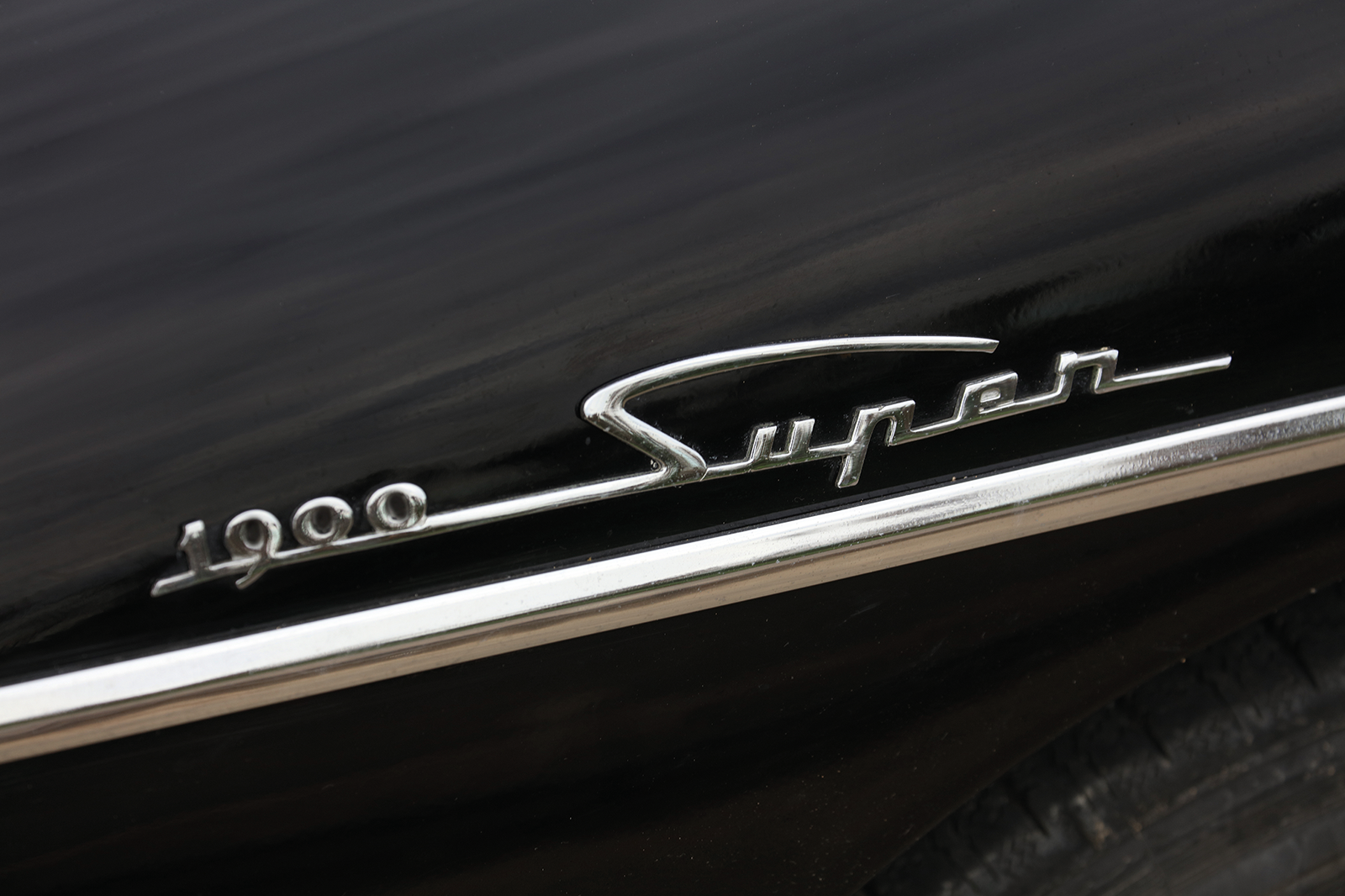 Classic & Sports Car – Alfa Romeo 1900 Super vs 2600 Berlina: Milan’s post-war saloons