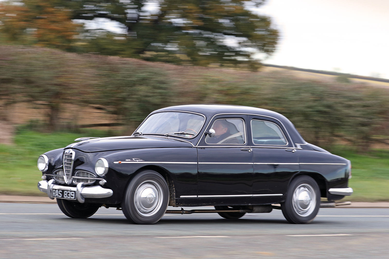Classic & Sports Car – Alfa Romeo 1900 Super vs 2600 Berlina: Milan’s post-war saloons