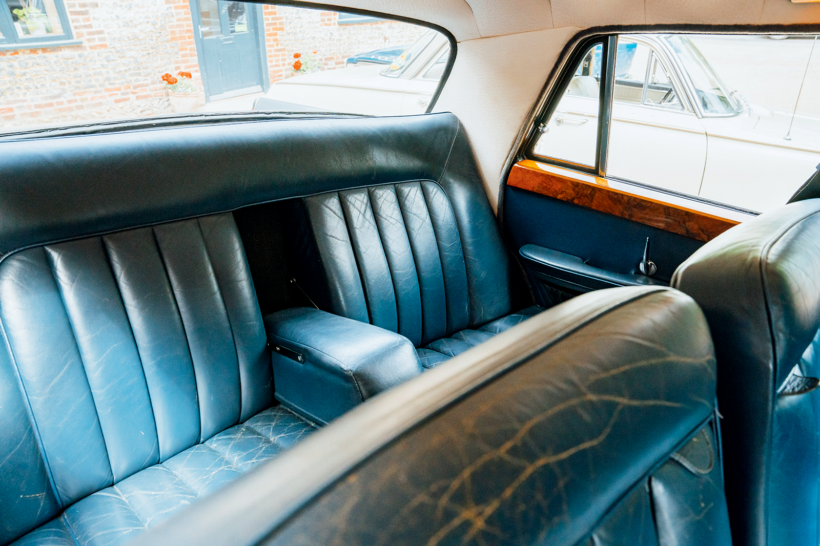 Classic & Sports Car – Austin A110 Westminster vs Ford Zodiac MkIII vs Vauxhall Cresta PB: symbols of success