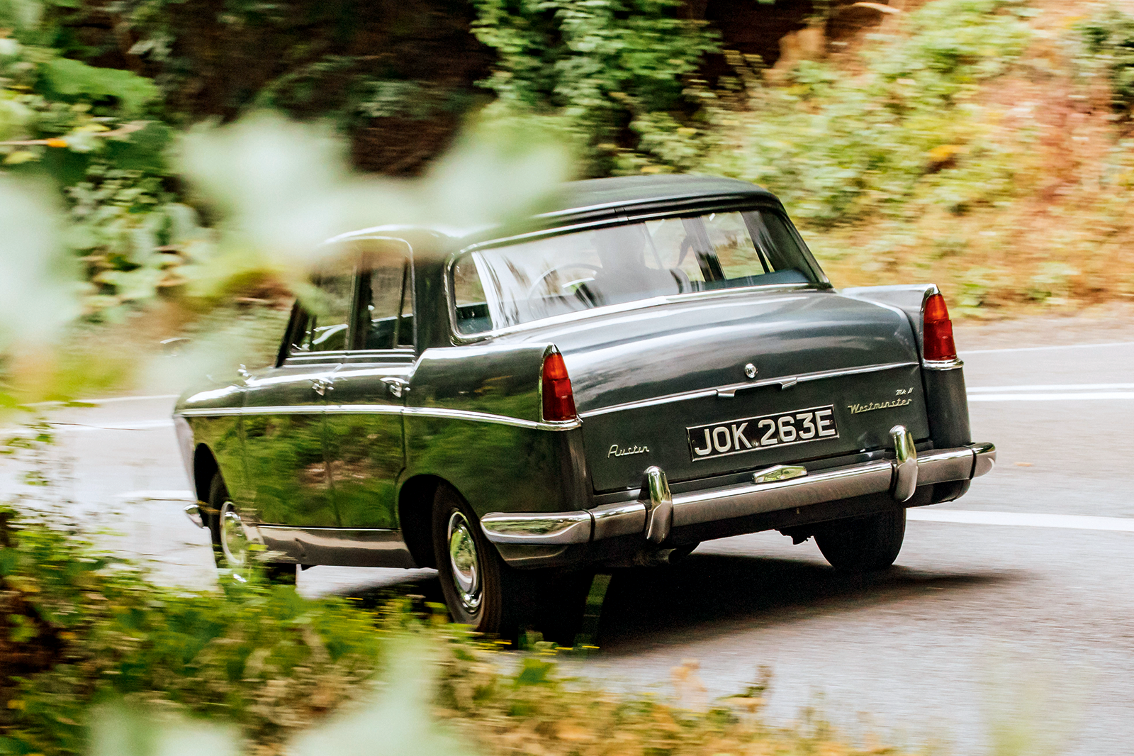 Classic & Sports Car – Austin A110 Westminster vs Ford Zodiac MkIII vs Vauxhall Cresta PB: symbols of success