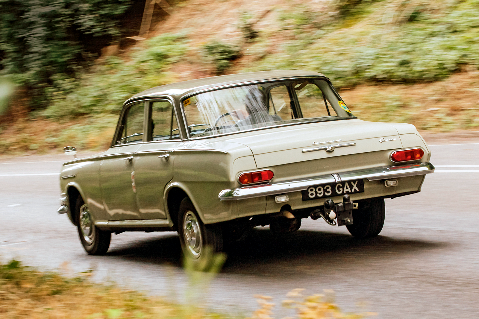 Classic & Sports Car – Austin A110 Westminster vs Ford Zodiac MkIII vs Vauxhall Cresta PB: symbols of success