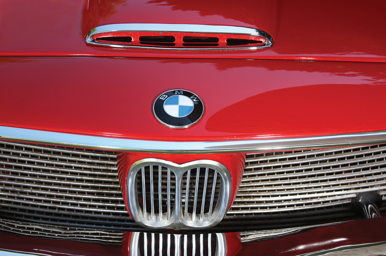 Classic & Sports Car – Glas 2600 V8 vs BMW-Glas 1600 GT: Frua’s German oddities