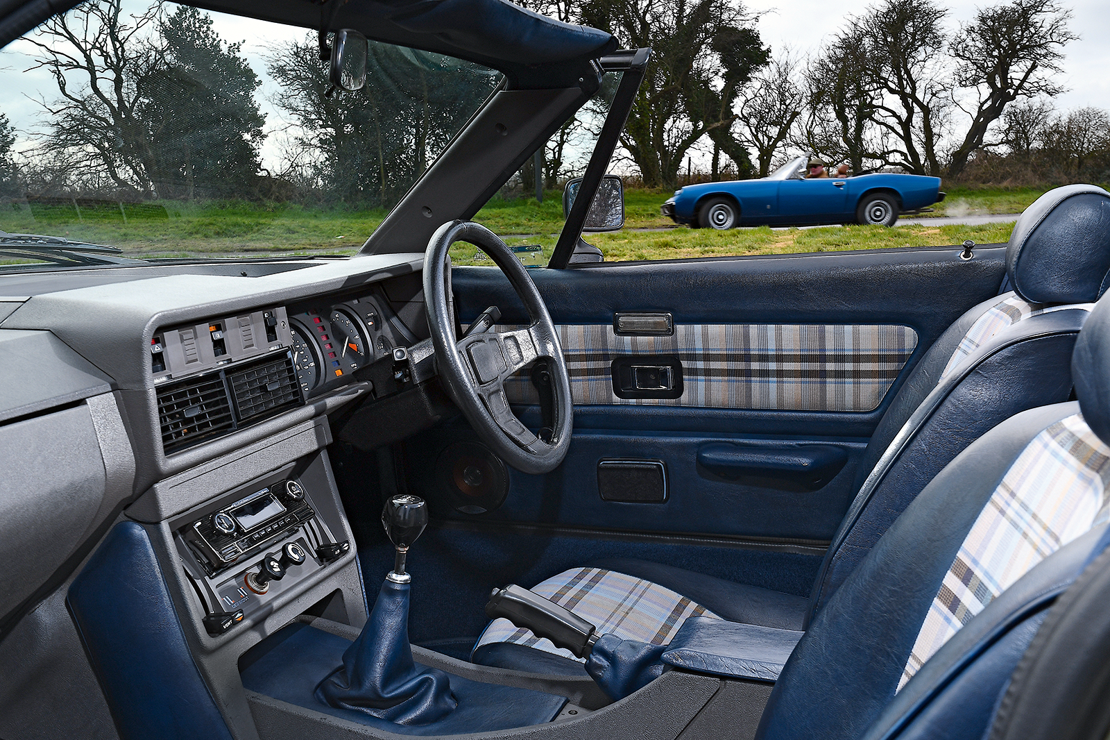 Classic & Sports Car – Triumph TR7 vs Jensen-Healey: underdog day