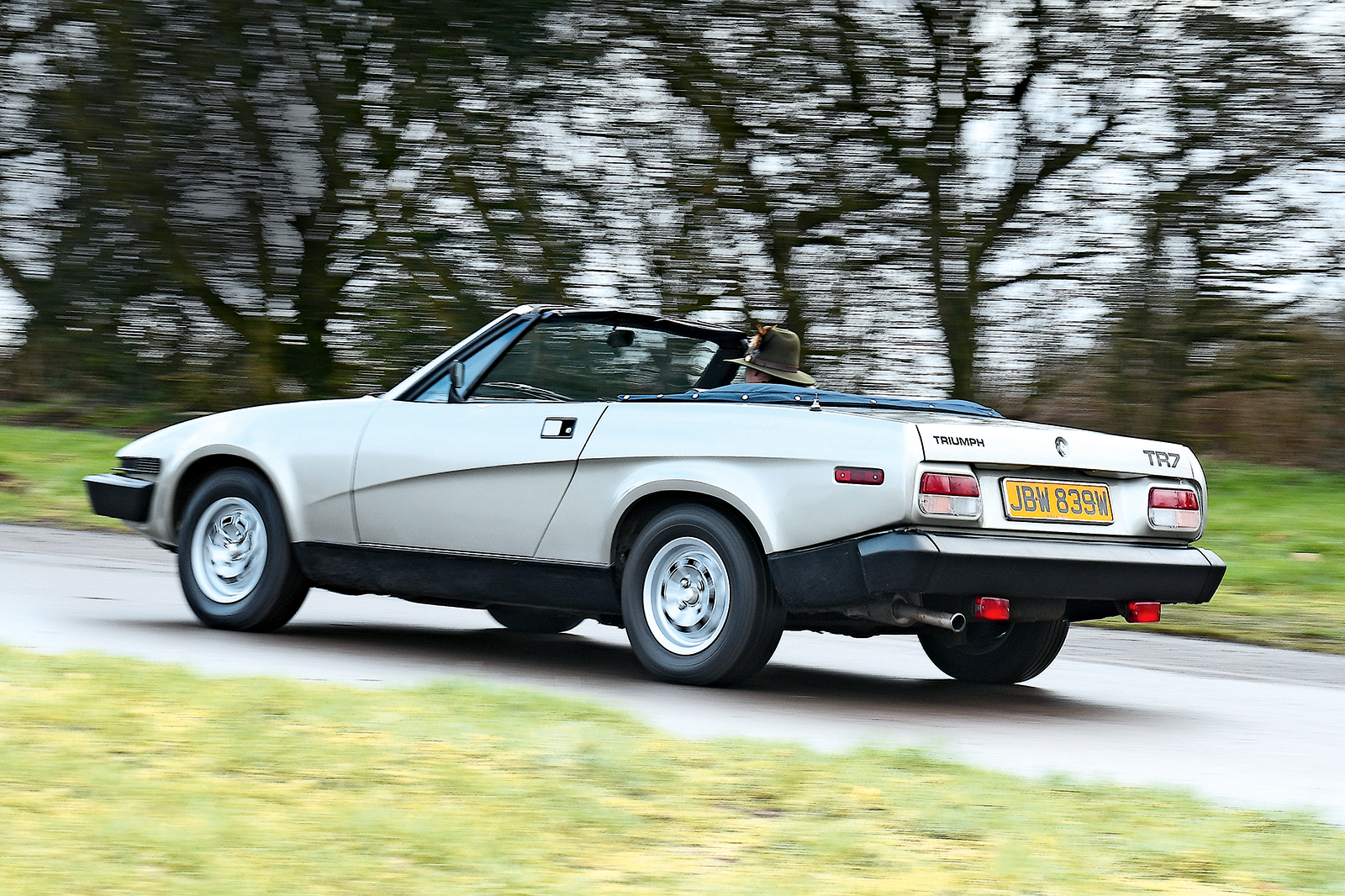 Classic & Sports Car – Triumph TR7 vs Jensen-Healey: underdog day