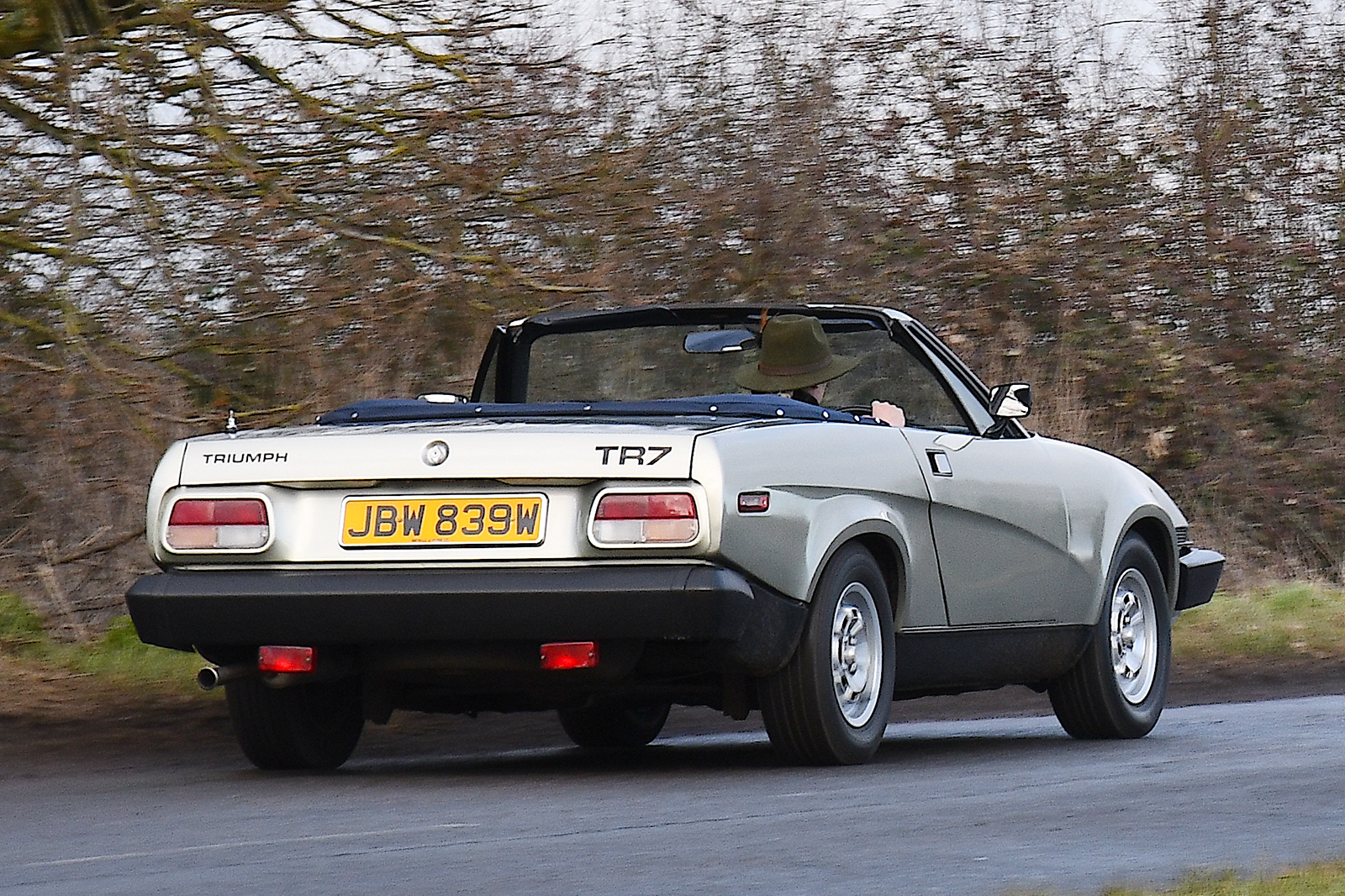 Classic & Sports Car – Triumph TR7 vs Jensen-Healey: underdog day