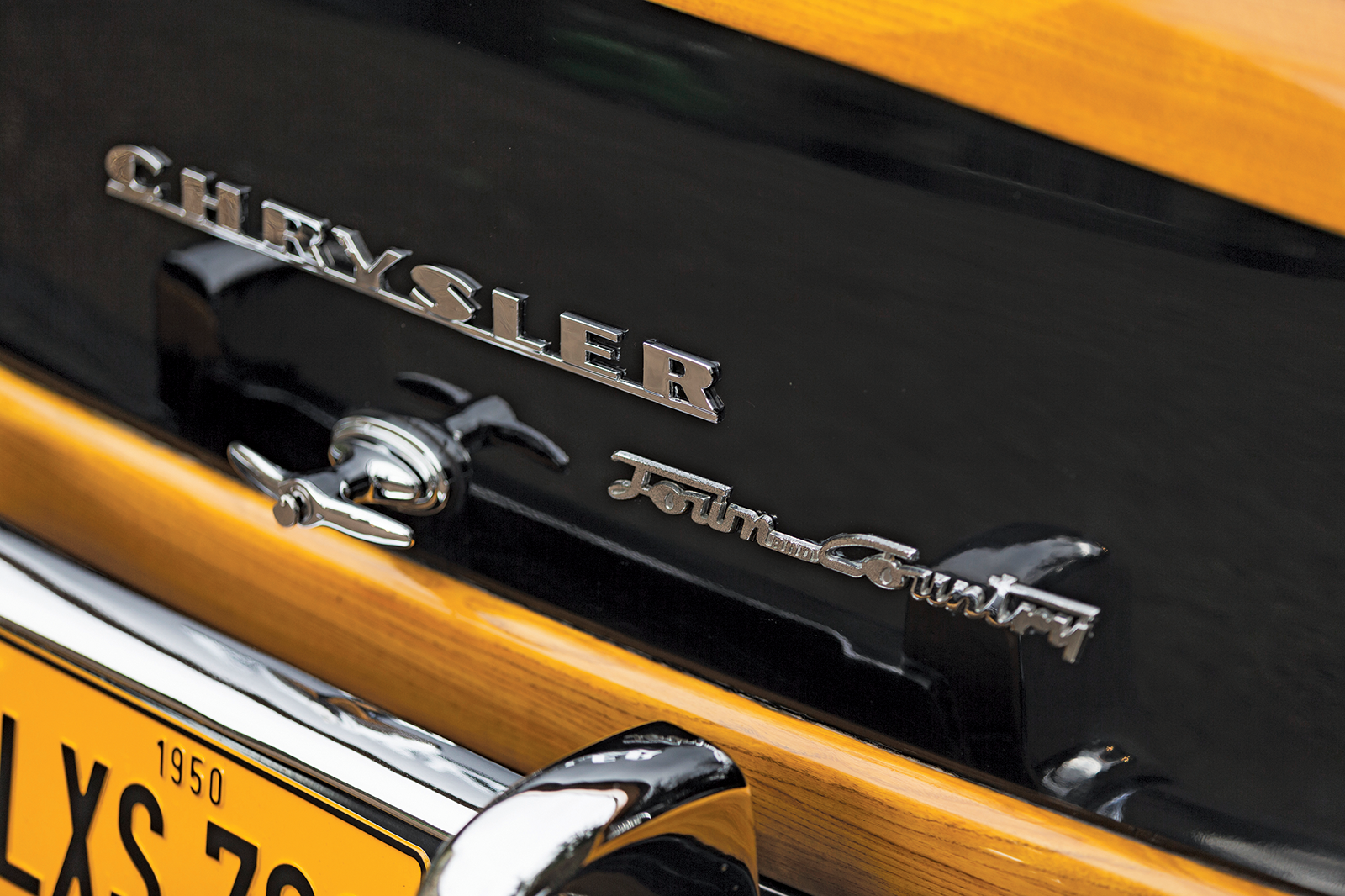 Classic & Sports Car – Chrysler Newport Town and Country: wood you believe it?