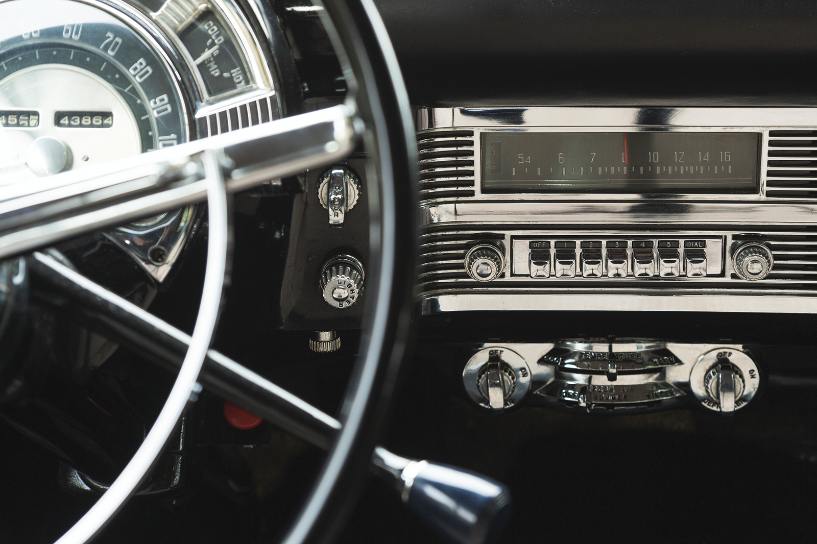 Classic & Sports Car – Chrysler Newport Town and Country: wood you believe it?