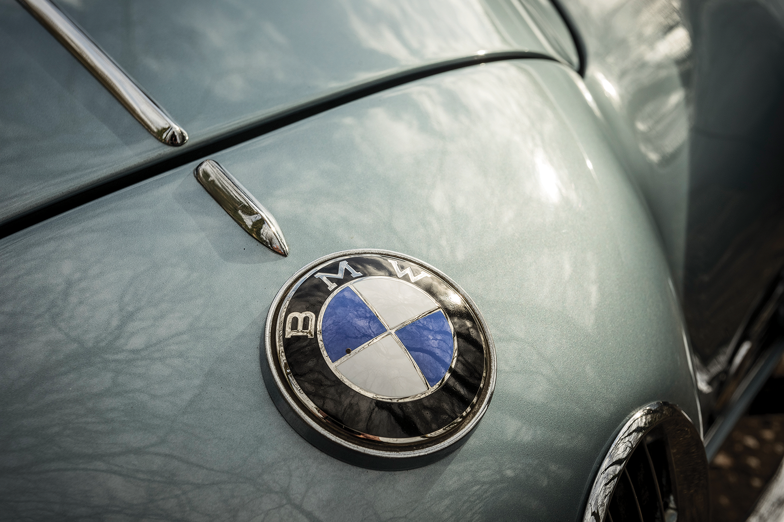 Classic & Sports Car – Driving John Surtees’ rare BMW 503 Cabriolet