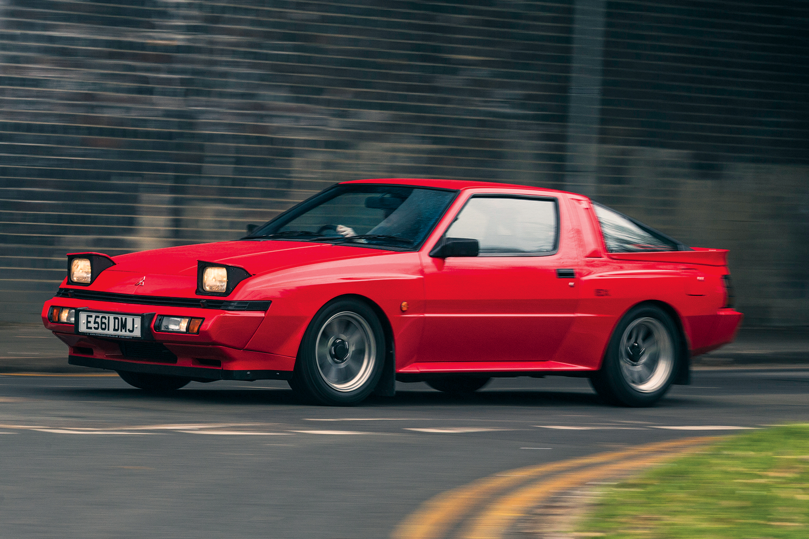 Classic & Sports Car – Mitsubishi Starion EX vs Nissan Fairlady 200ZR: the forbidden Z