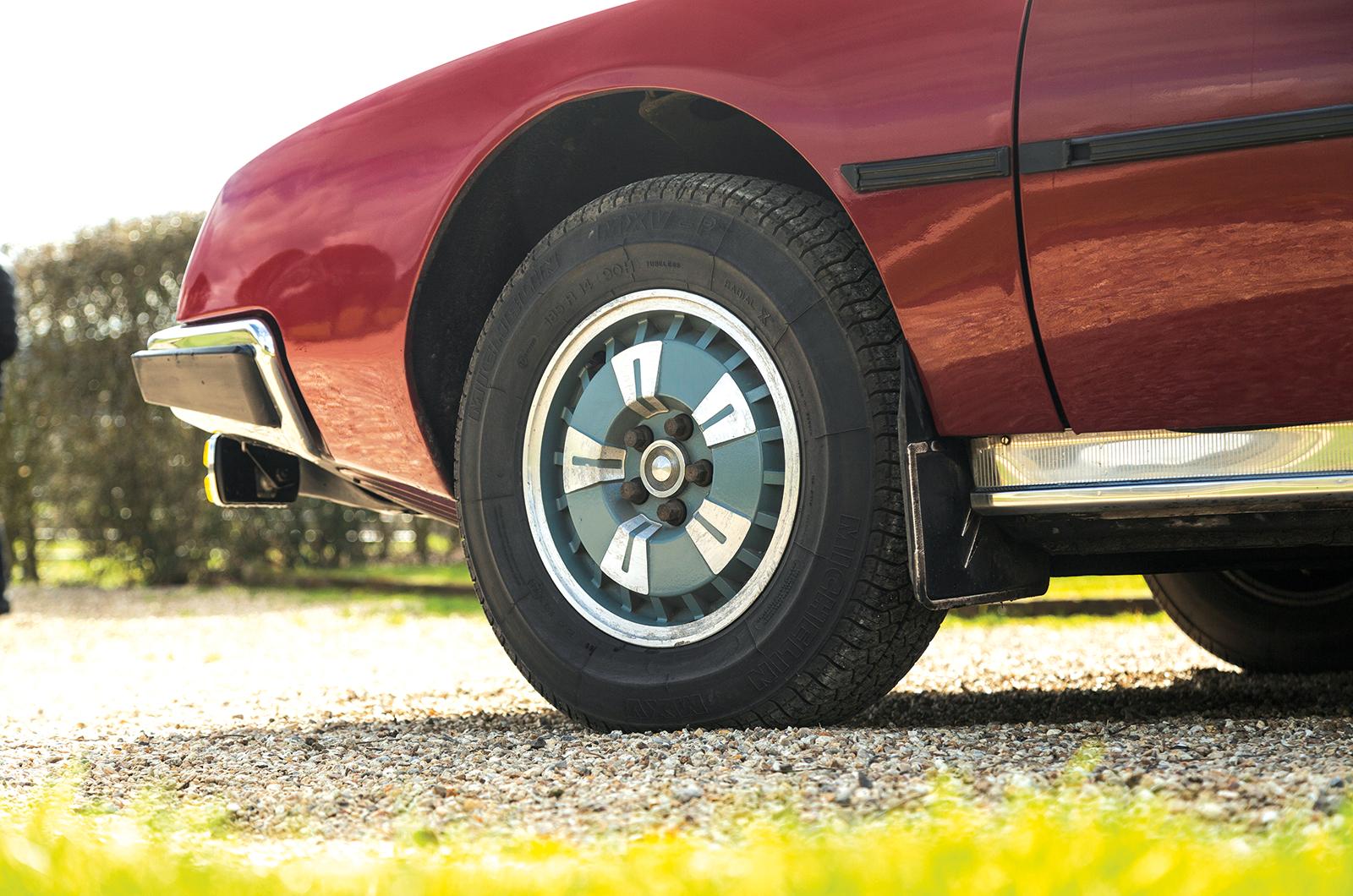 Classic & Sports Car – Citroën CX 2400 GTi vs Lancia Gamma Berlina: living separate lives