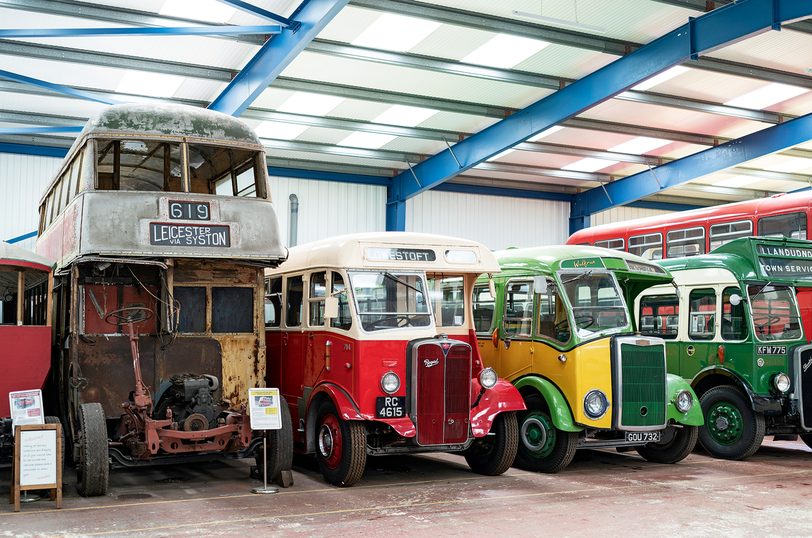 Classic & Sports Car – Classic shrine: Transport Museum Wythall