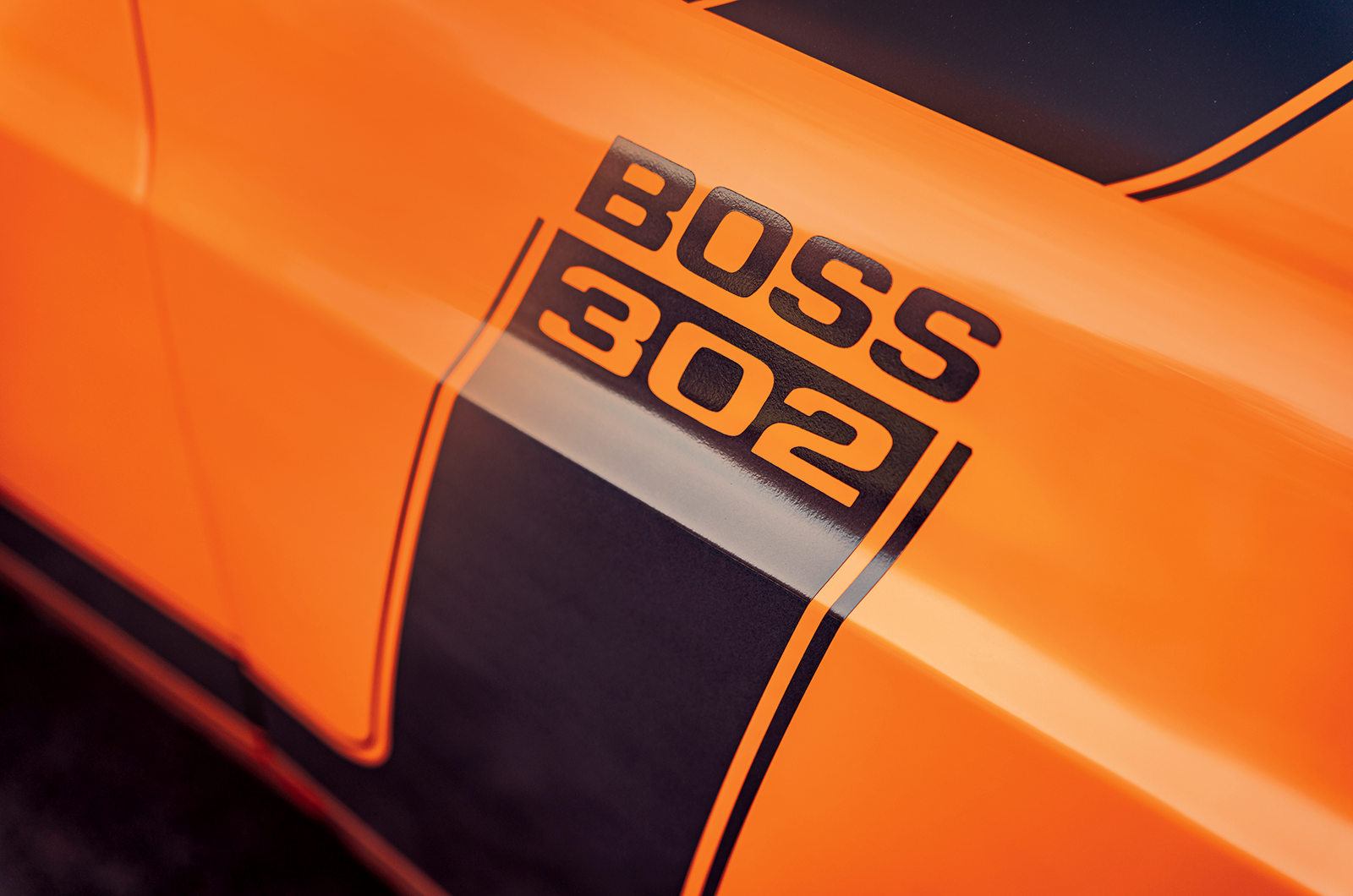 Classic & Sports Car – Ford Mustang Boss 302 vs Mach 1: two trick ponies