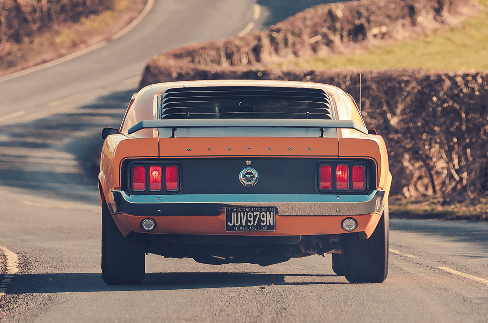 Classic & Sports Car – Ford Mustang Boss 302 vs Mach 1: two trick ponies