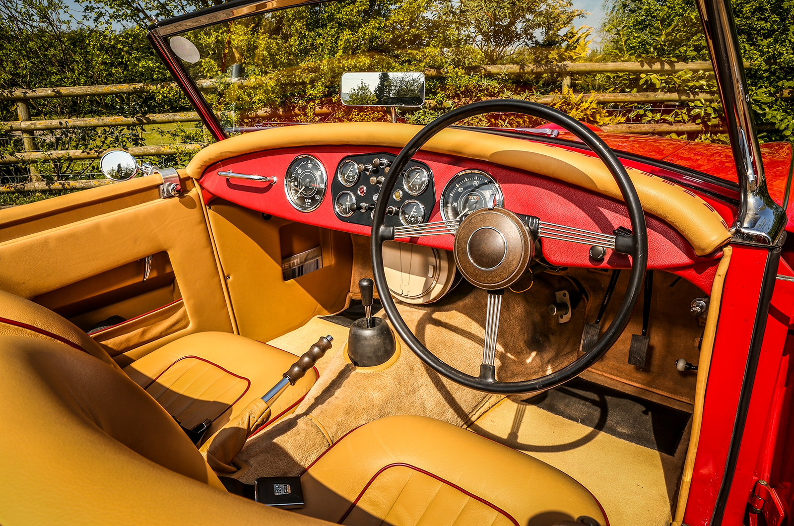 Classic & Sports Car – Triumph TR2 vs Swallow Doretti: genetic engineering