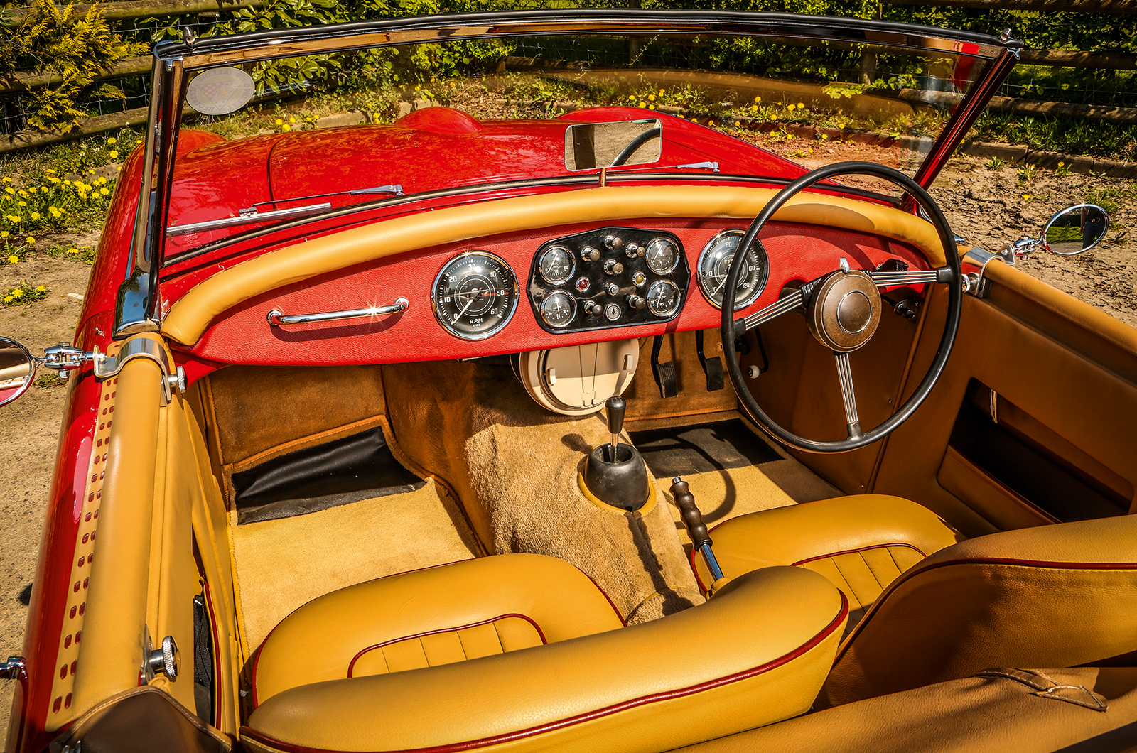 Classic & Sports Car – Triumph TR2 vs Swallow Doretti: genetic engineering