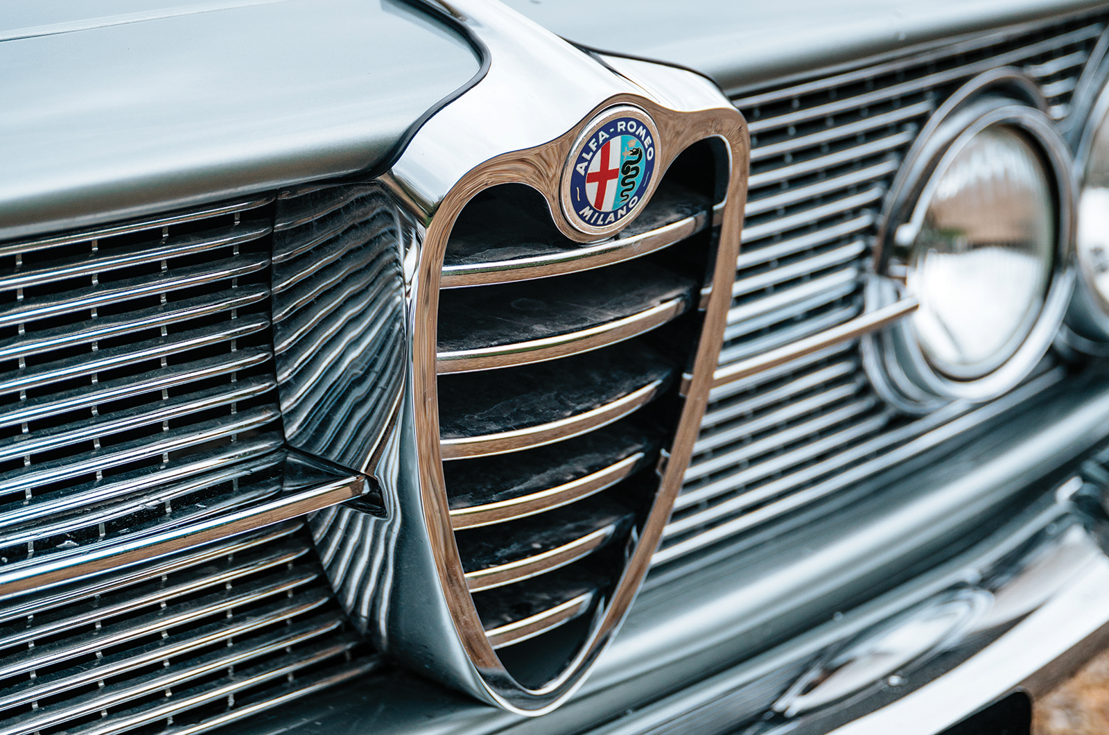 Classic & Sports Car – Alfa Romeo 2000 Sprint vs Bristol 406: the connoisseur’s choice