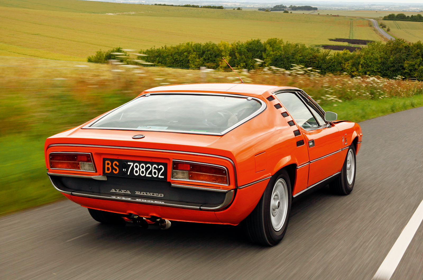 Classic & Sports Car – Alfa Romeo SZ vs Montreal: bucking the trend in style