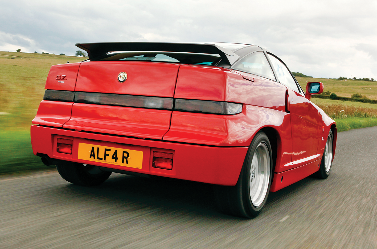 Classic & Sports Car – Alfa Romeo SZ vs Montreal: bucking the trend in style