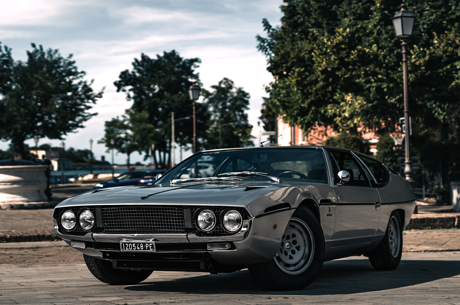 Classic & Sports Car – Lamborghini Espada S3 vs Aventador Ultimae: the Bull’s last fight