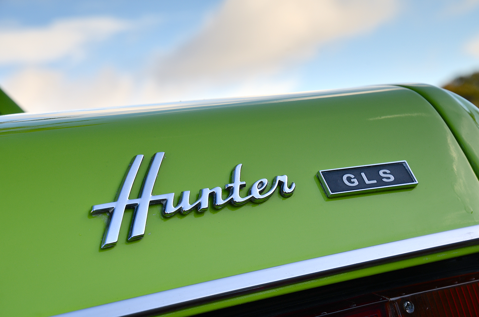 Classic & Sports Car – Morris Marina vs Hillman Hunter vs Vauxhall Cavalier: sales pitch
