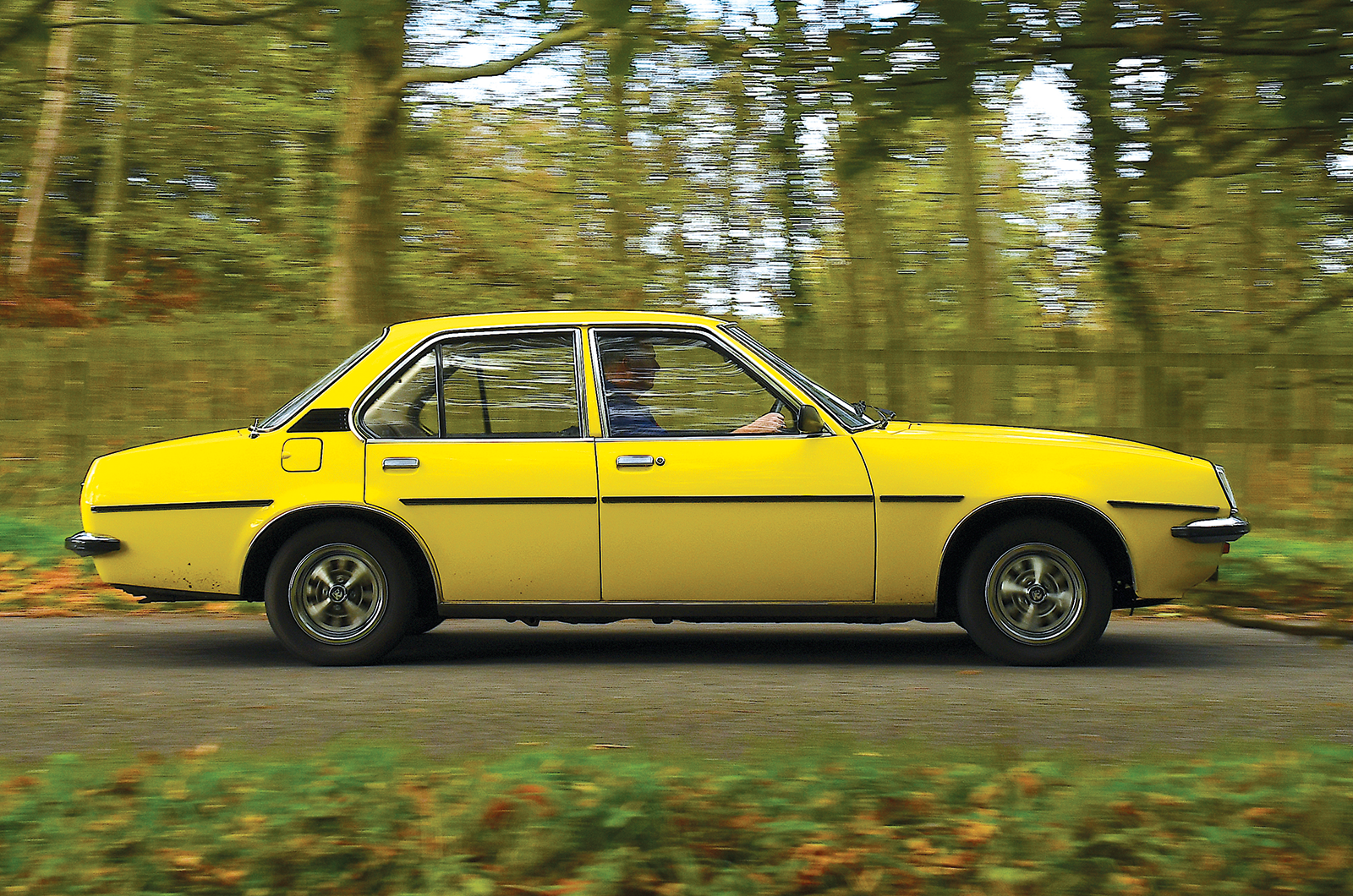 Classic & Sports Car – Morris Marina vs Hillman Hunter vs Vauxhall Cavalier: sales pitch