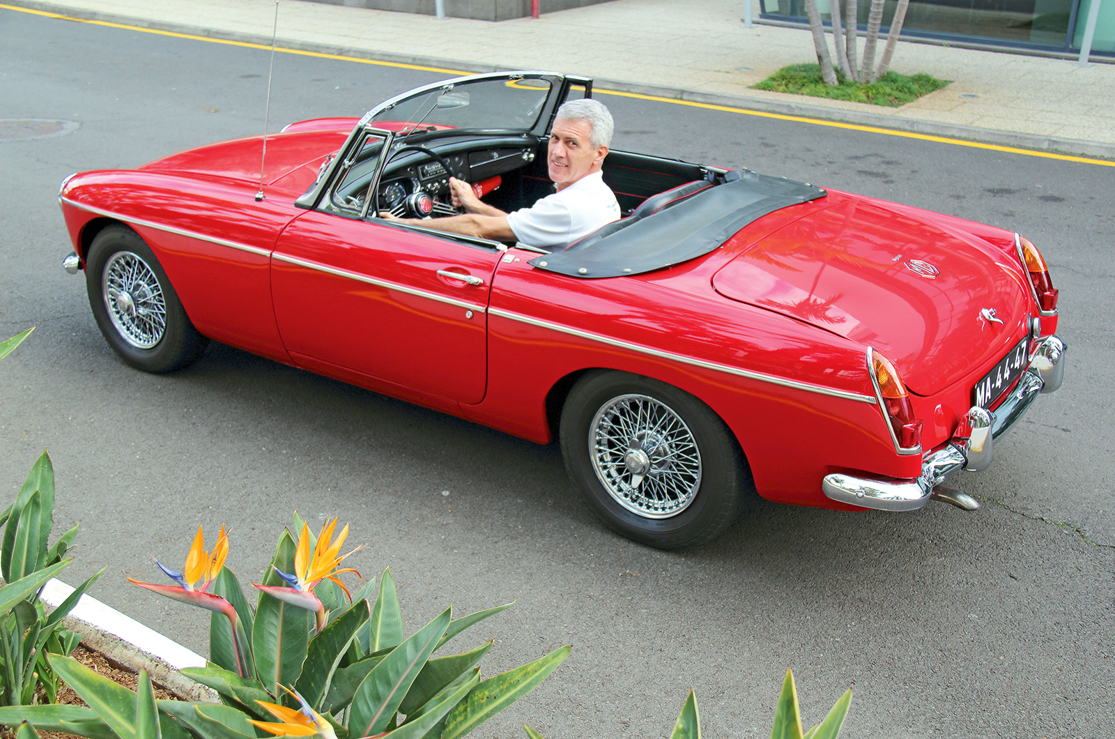 Classic & Sports Car – Discover the old-world charm of Madeira’s classic car scene