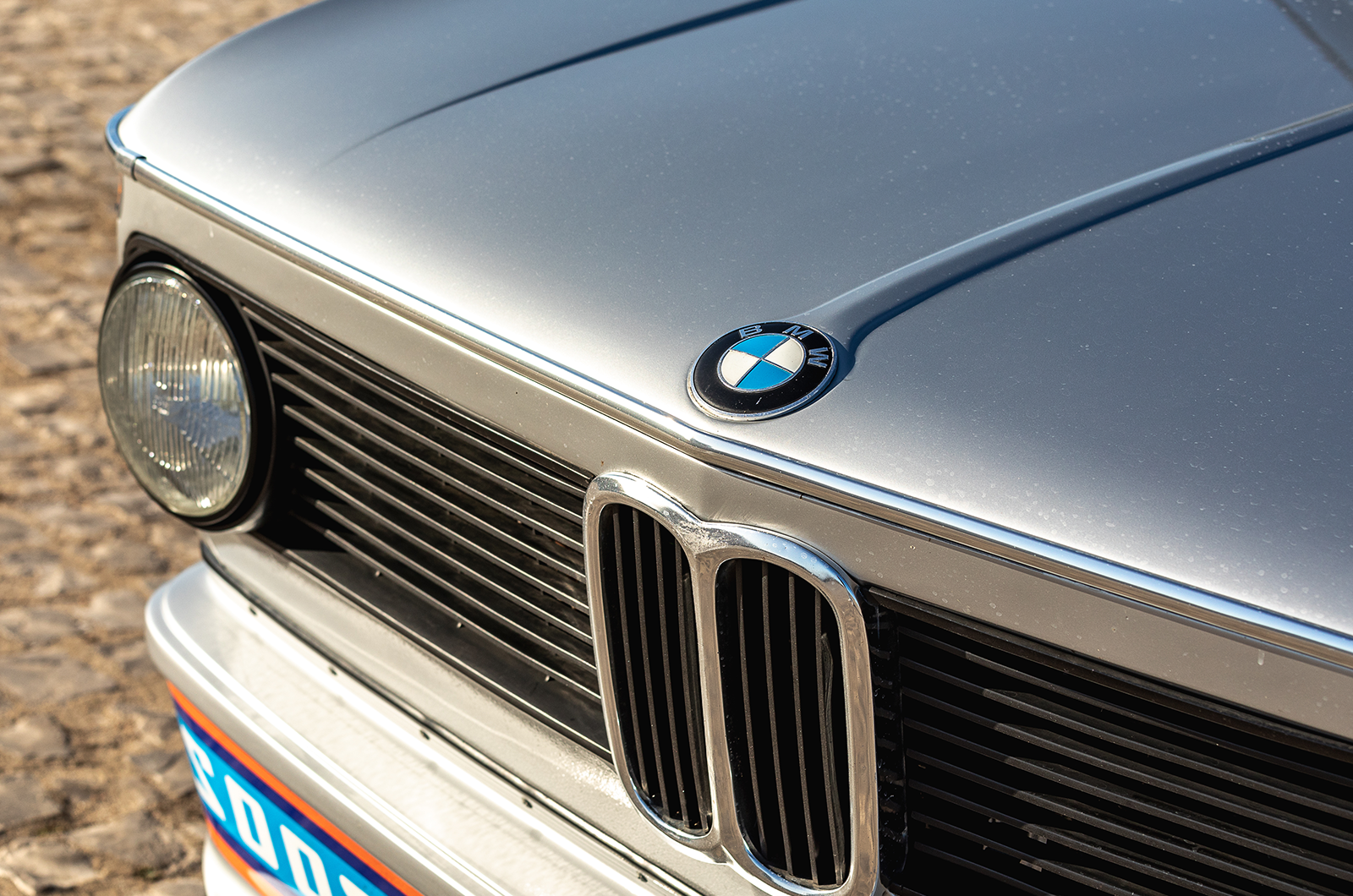 Classic & Sports Car – BMW 2002 turbo: induction ceremony