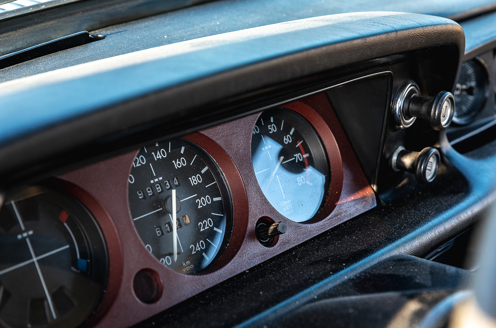 Classic & Sports Car – BMW 2002 turbo: induction ceremony