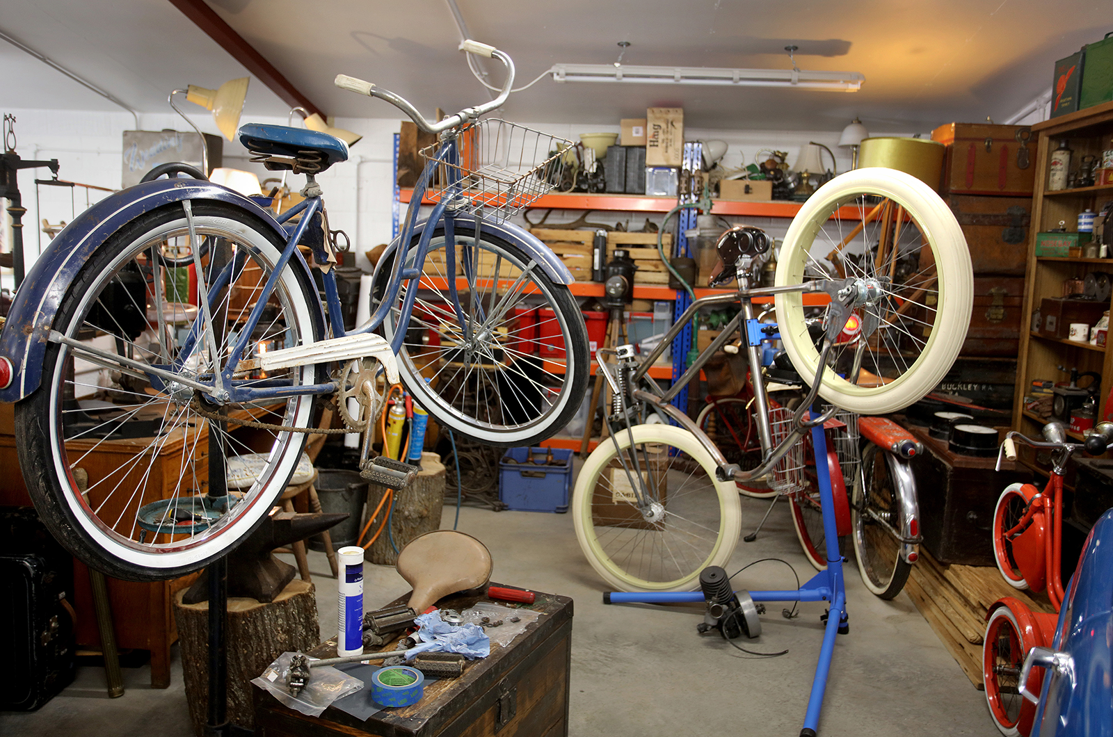 Classic & Sports Car – Also in my garage: American design icons and pedal cars