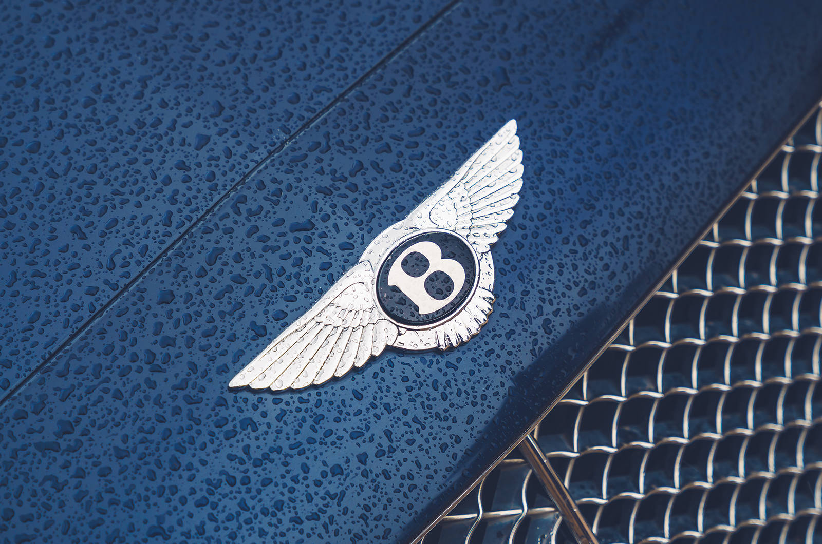 Classic & Sports Car – Aston Martin DB9 vs Ferrari 612 Scaglietti vs Bentley Continental GT: the grand tour