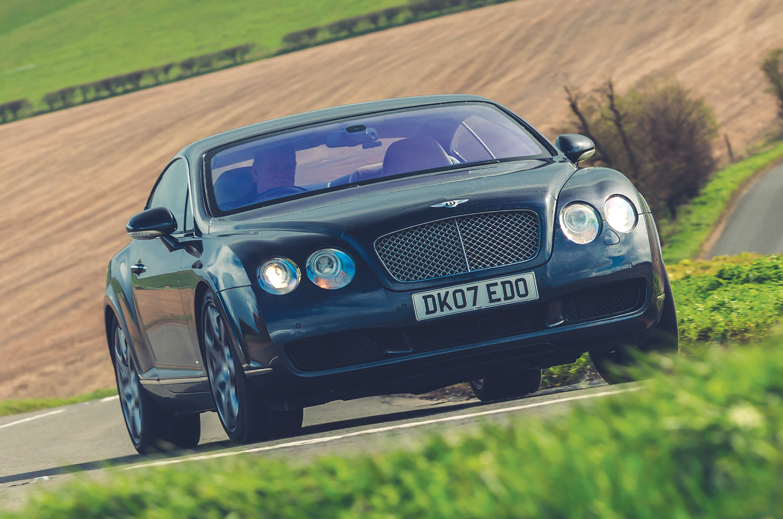 Classic & Sports Car – Aston Martin DB9 vs Ferrari 612 Scaglietti vs Bentley Continental GT: the grand tour