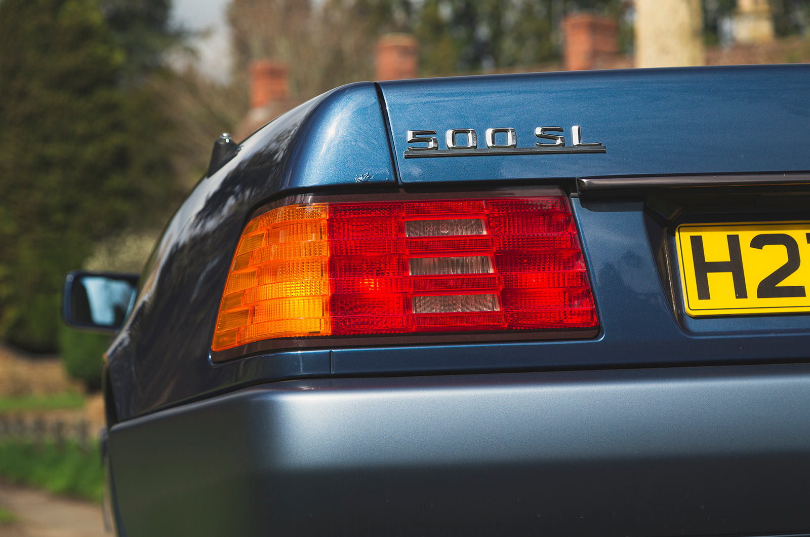 Classic & Sports Car – Mercedes-Benz 500SL vs AC Brooklands Ace: resolved roadsters