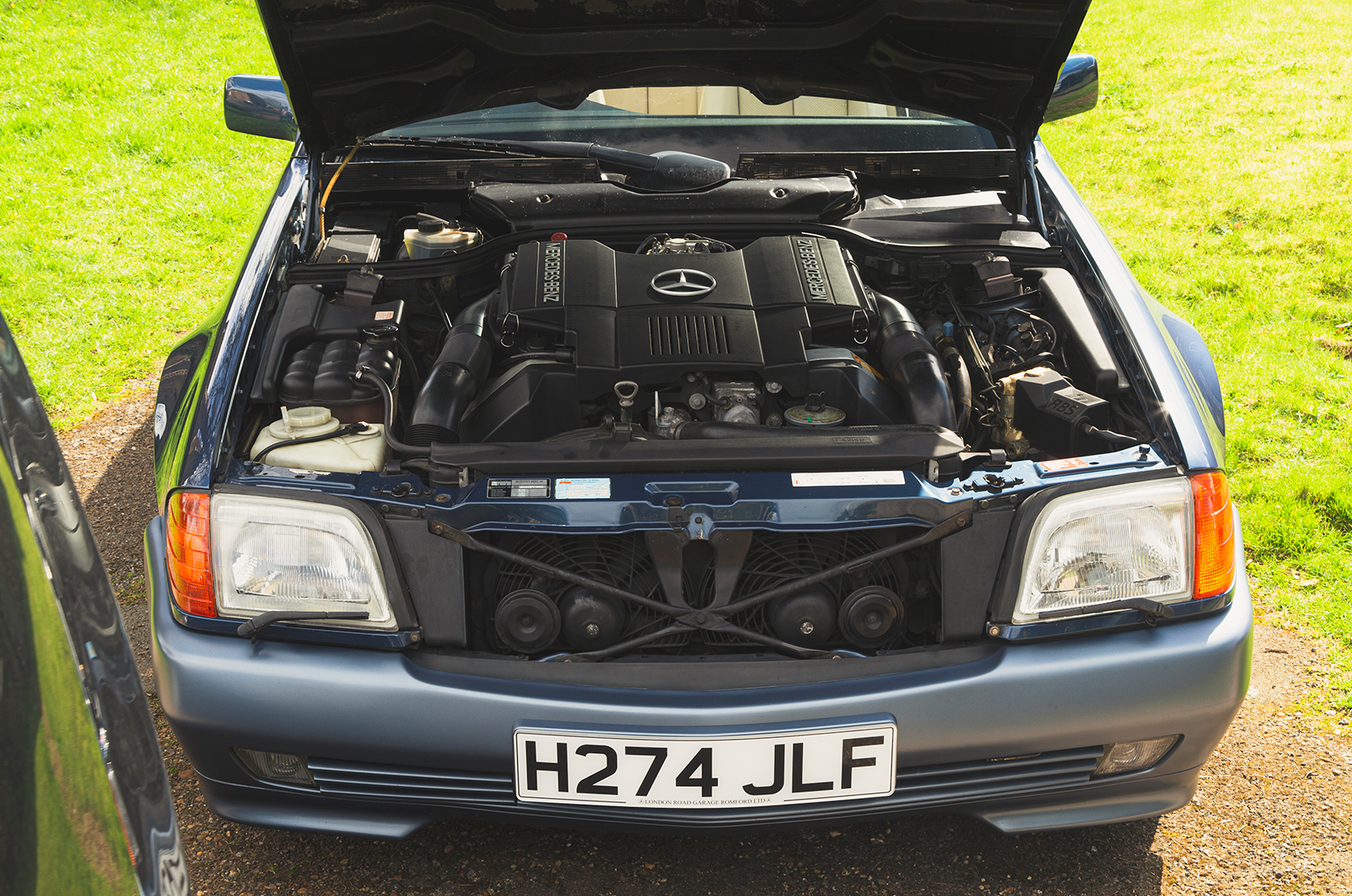 Classic & Sports Car – Mercedes-Benz 500SL vs AC Brooklands Ace: resolved roadsters