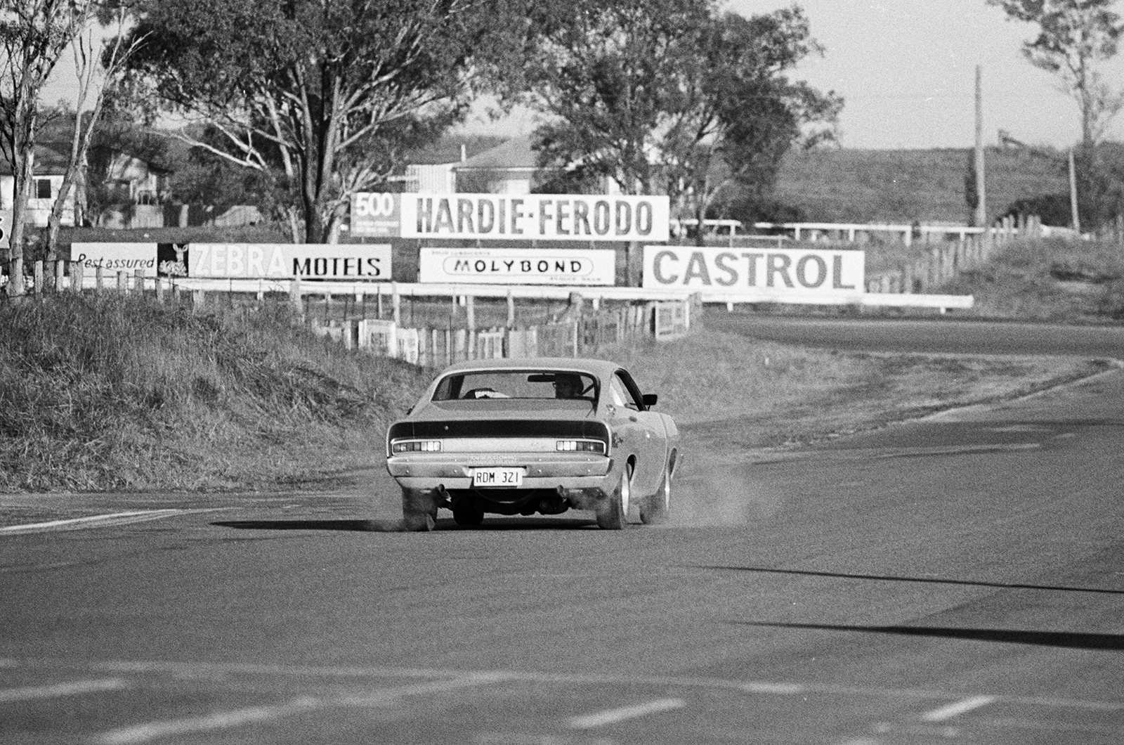 Classic & Sports Car – Reliving a charge across Australia in a Chrysler muscle car