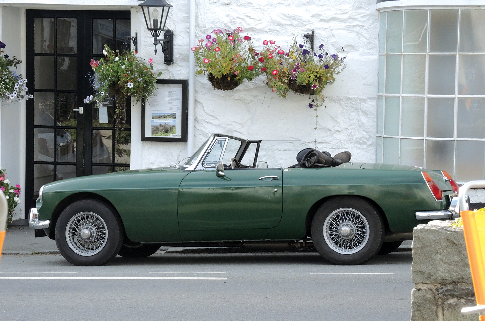 Classic & Sports Car – Your classic: MGB roadster
