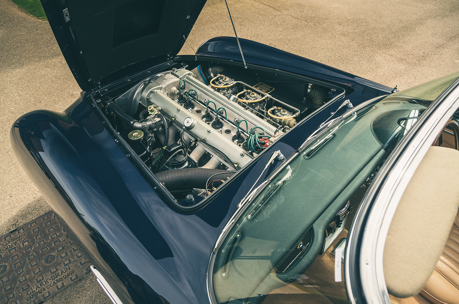 Classic & Sports Car – Aston Martin DB5: classic car royalty