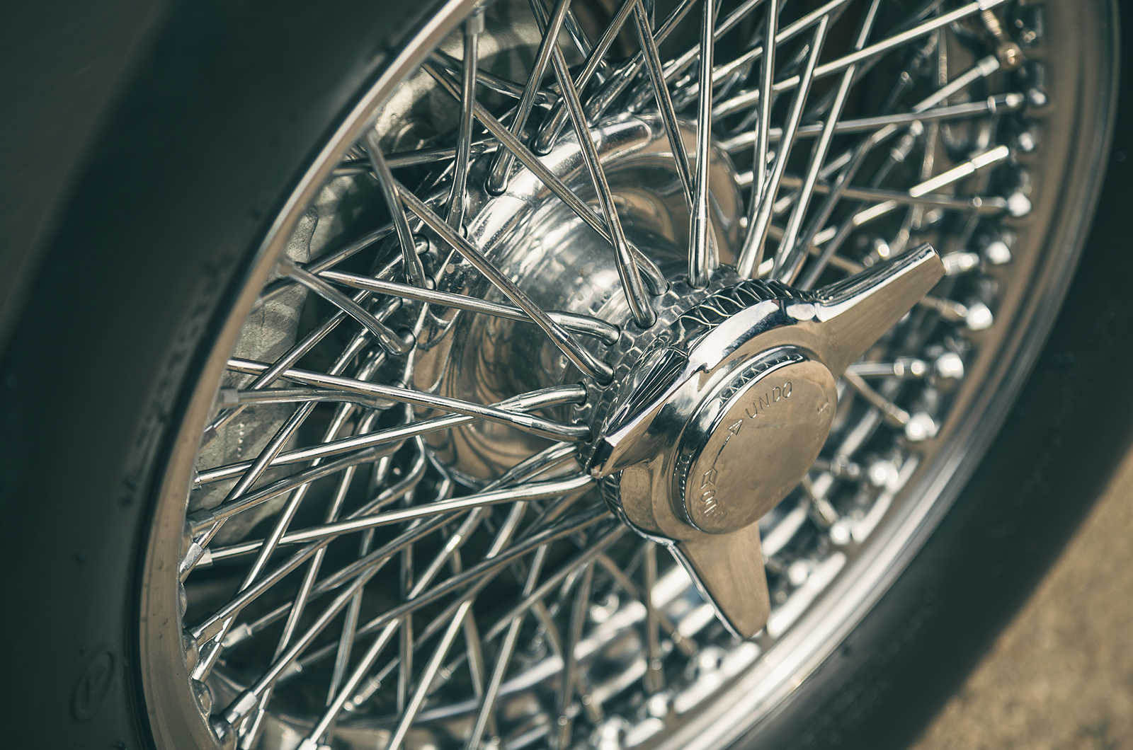 Classic & Sports Car – Aston Martin DB5: classic car royalty