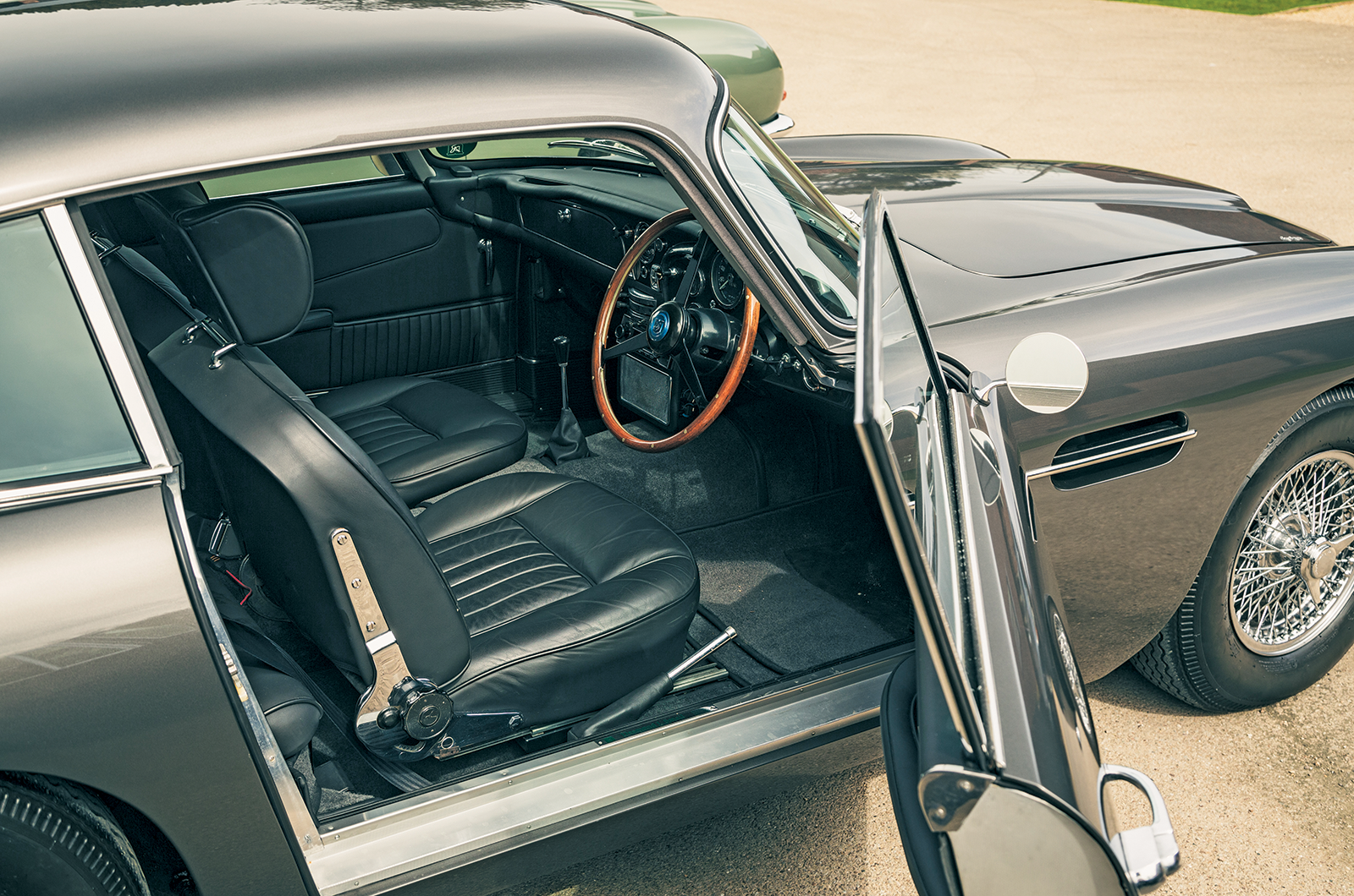 Classic & Sports Car – Aston Martin DB5: classic car royalty