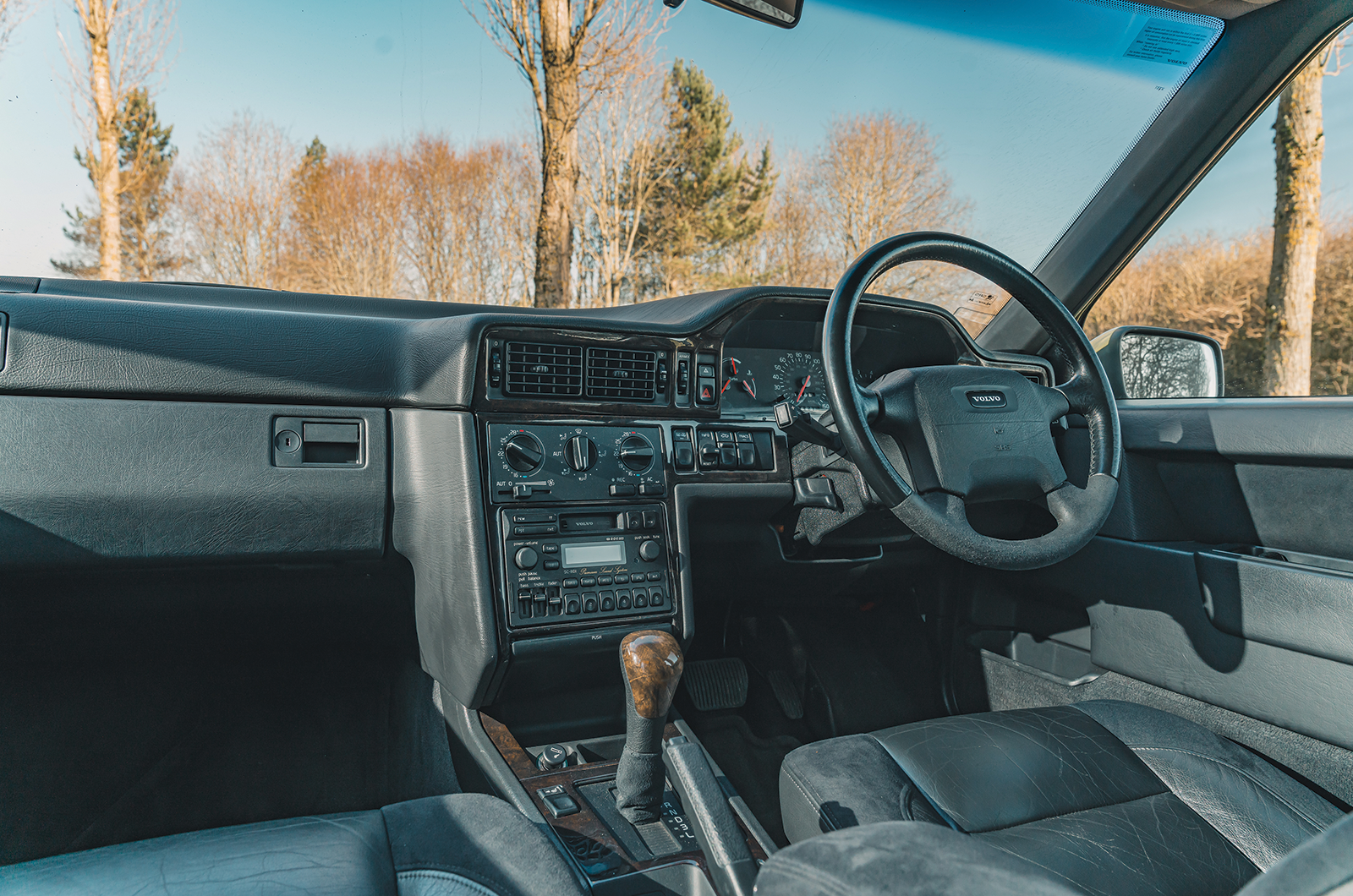 Classic & Sports Car – Audi 200 Avant quattro vs Volvo 850 T-5R: race-bred estates