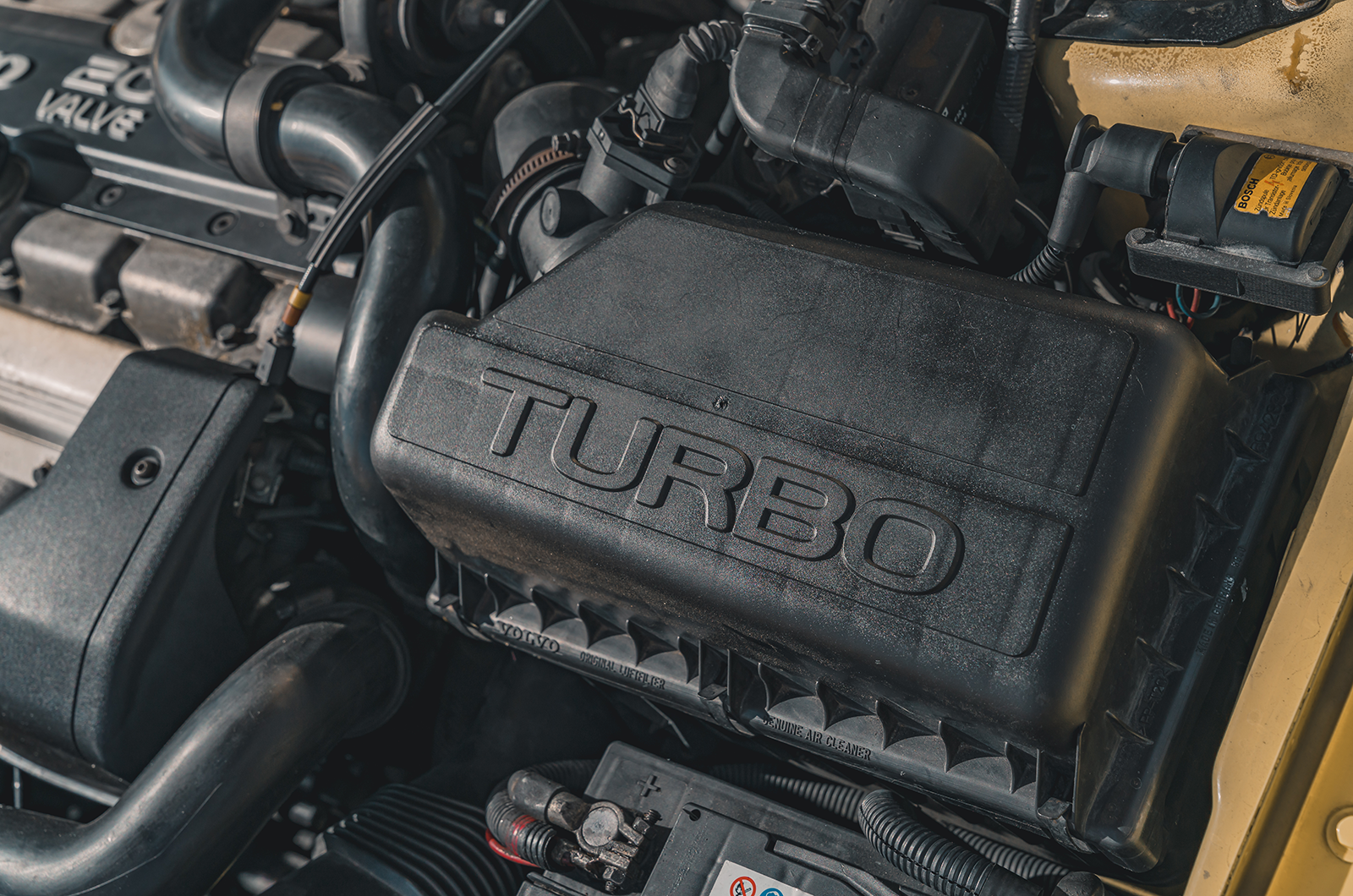 Classic & Sports Car – Audi 200 Avant quattro vs Volvo 850 T-5R: race-bred estates