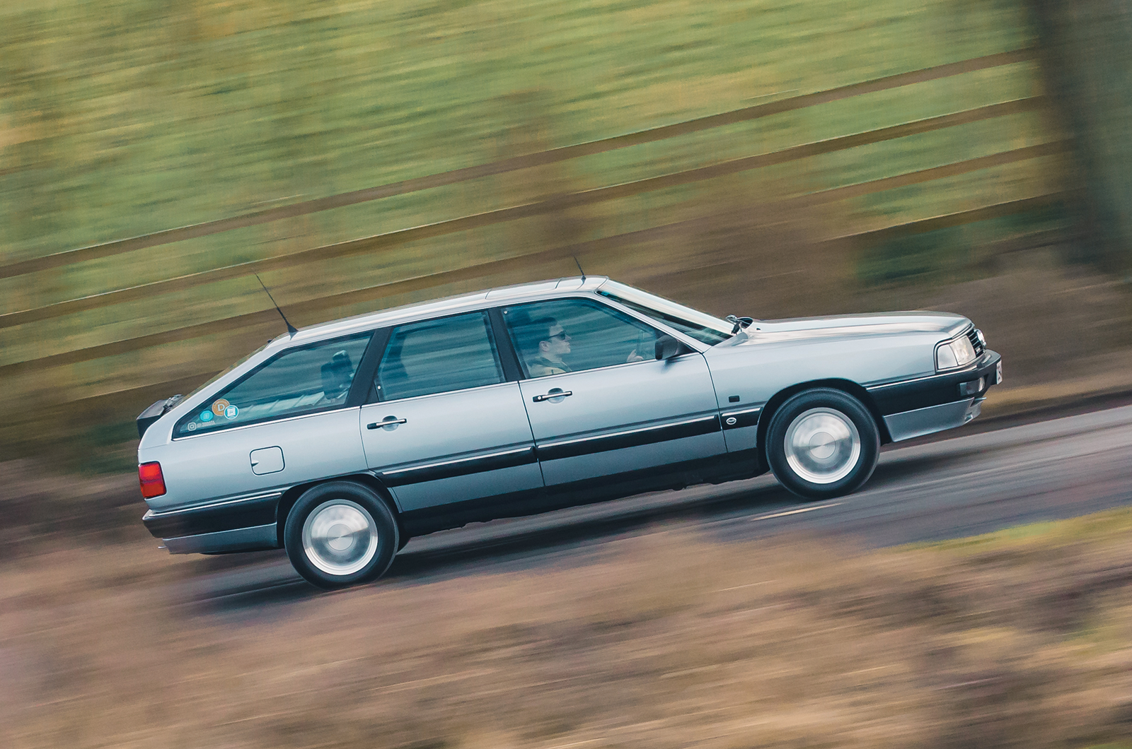 Classic & Sports Car – Audi 200 Avant quattro vs Volvo 850 T-5R: race-bred estates
