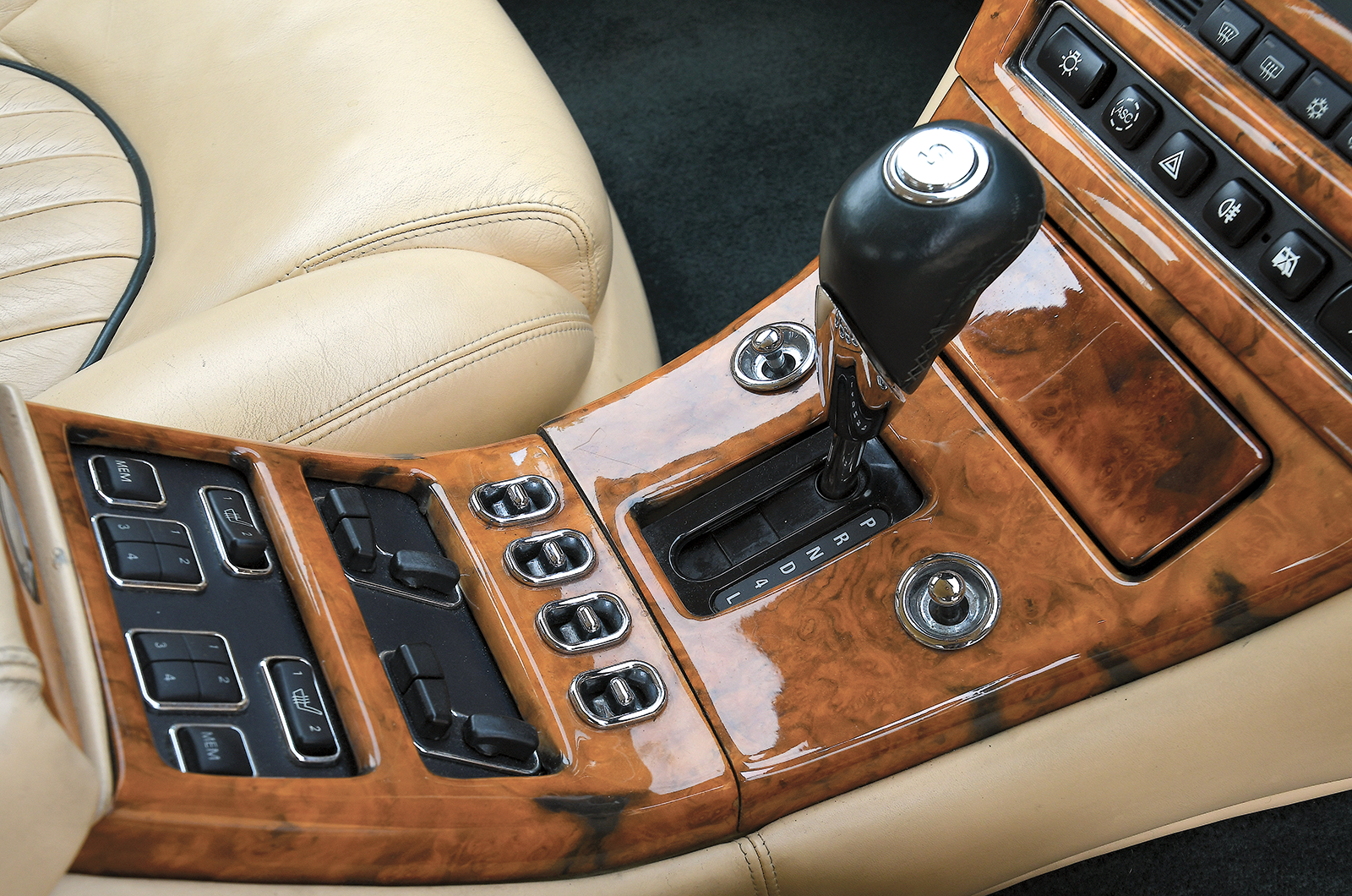 Classic & Sports Car – How Rolls-Royce and Bentley built one car with three engines