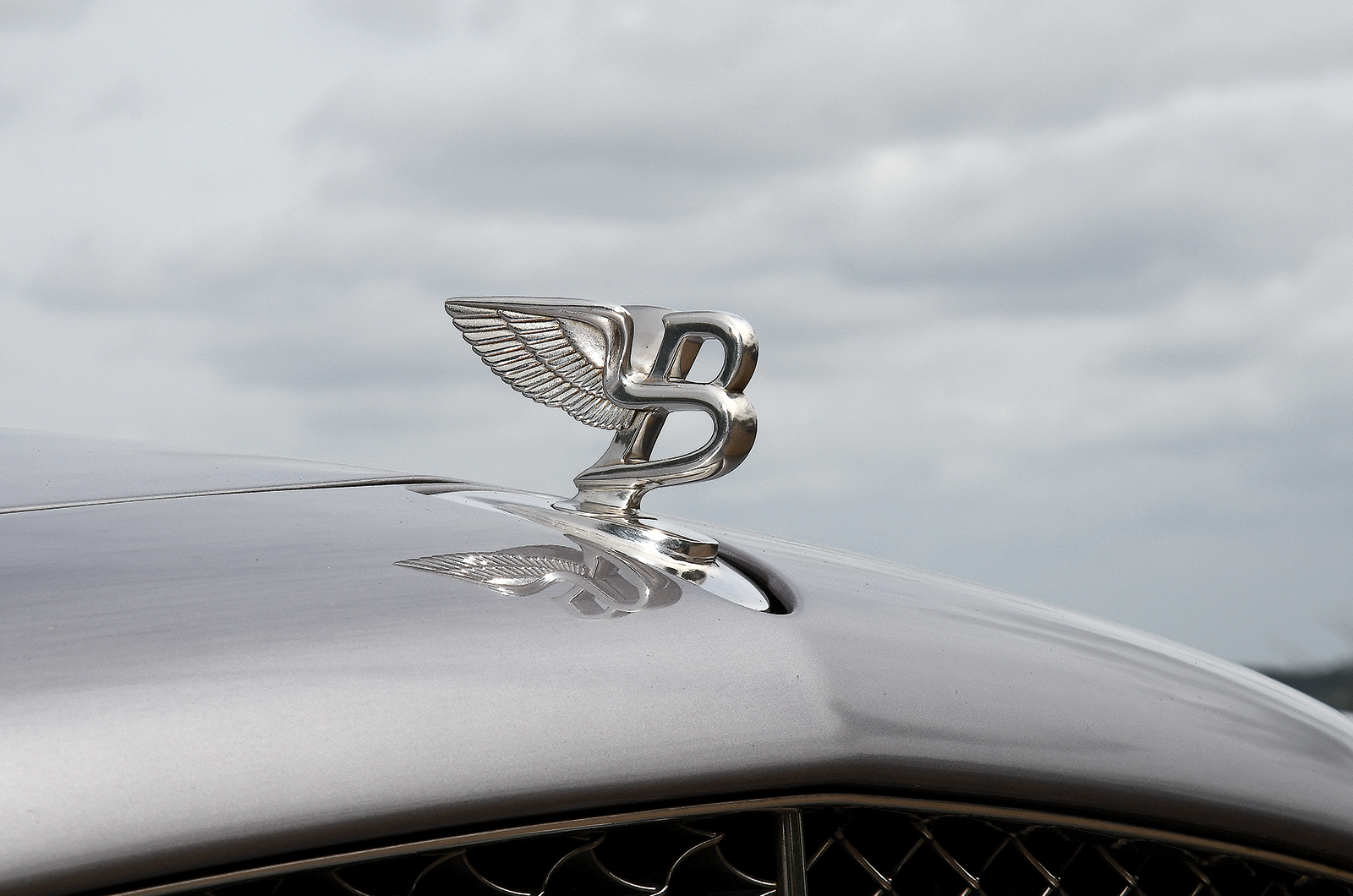 Classic & Sports Car – How Rolls-Royce and Bentley built one car with three engines