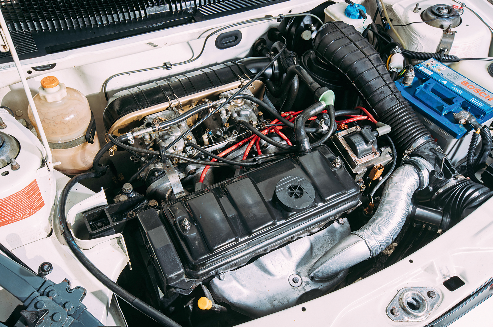 Classic & Sports Car – Peugeot 205 Rallye vs Citroën AX GT: French featherweights