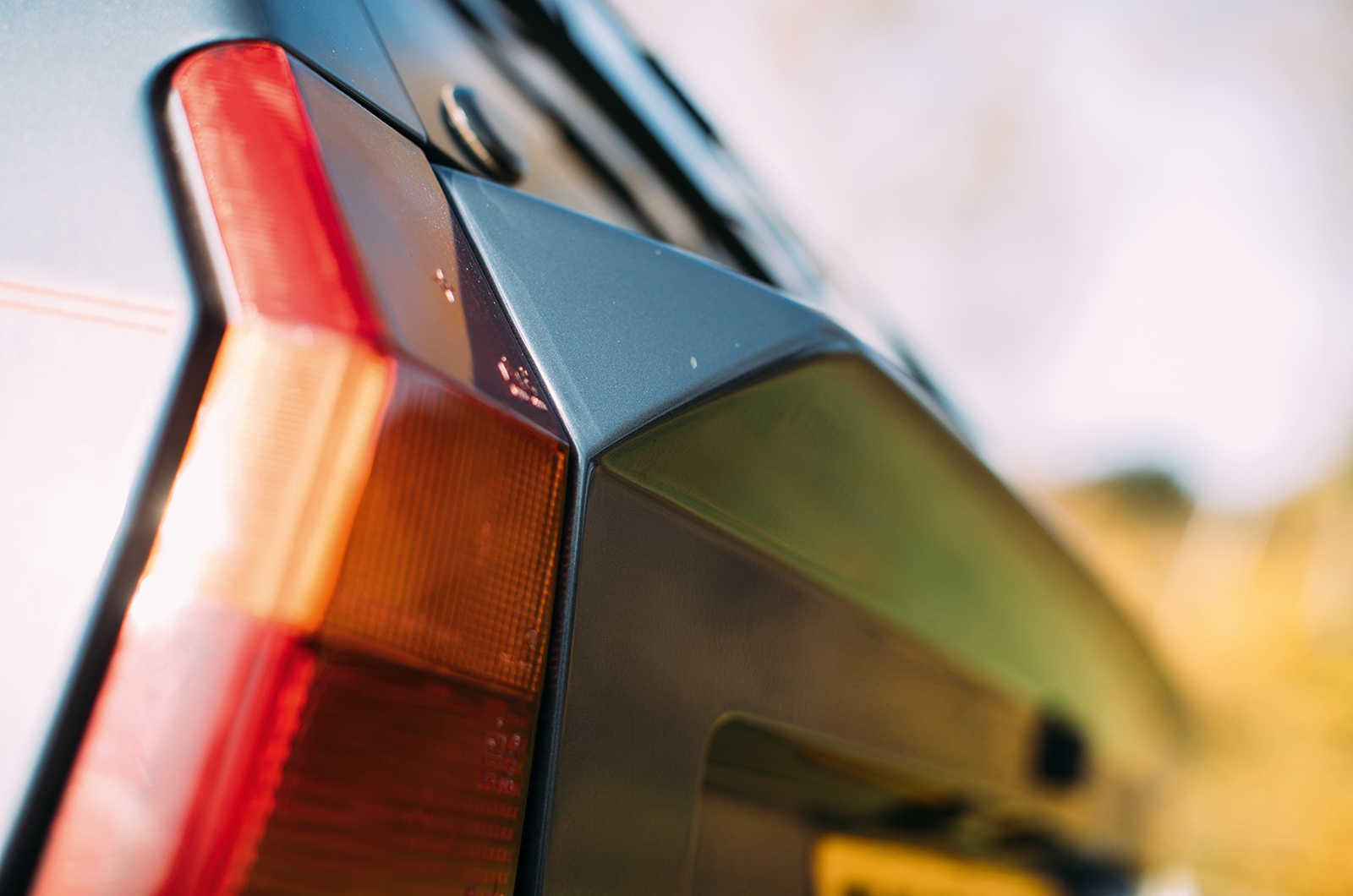 Classic & Sports Car – Peugeot 205 Rallye vs Citroën AX GT: French featherweights