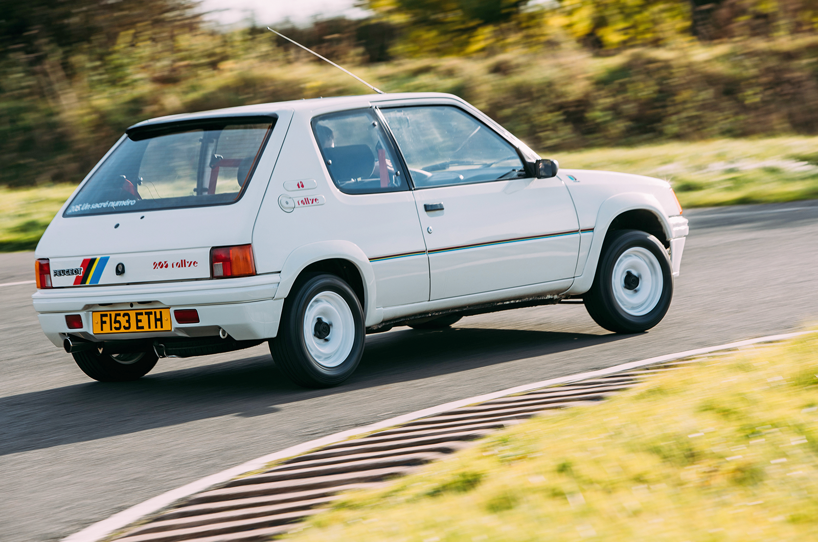 Classic & Sports Car – Peugeot 205 Rallye vs Citroën AX GT: French featherweights