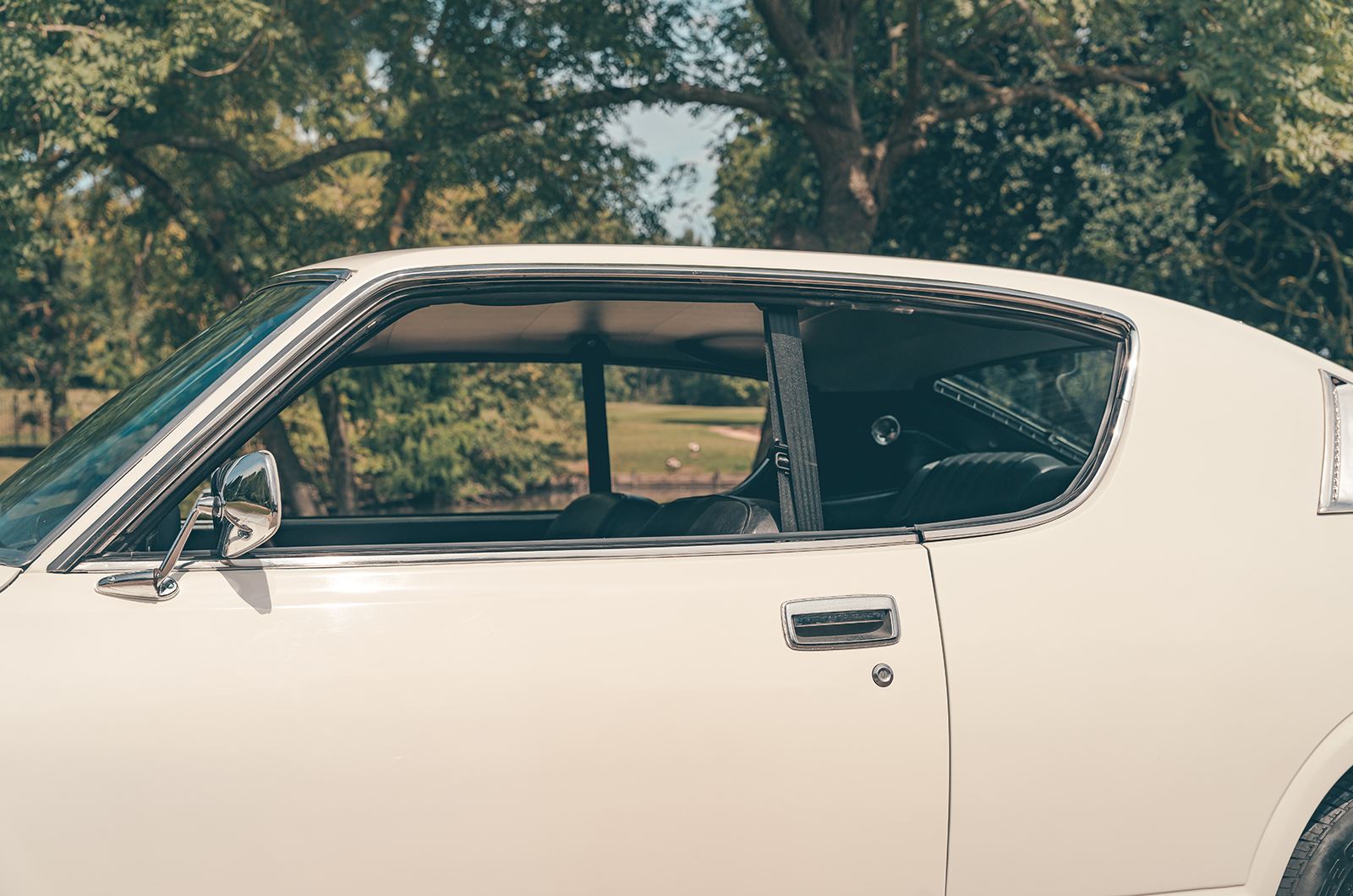 Classic & Sports Car – Toyota Crown: foreign affairs