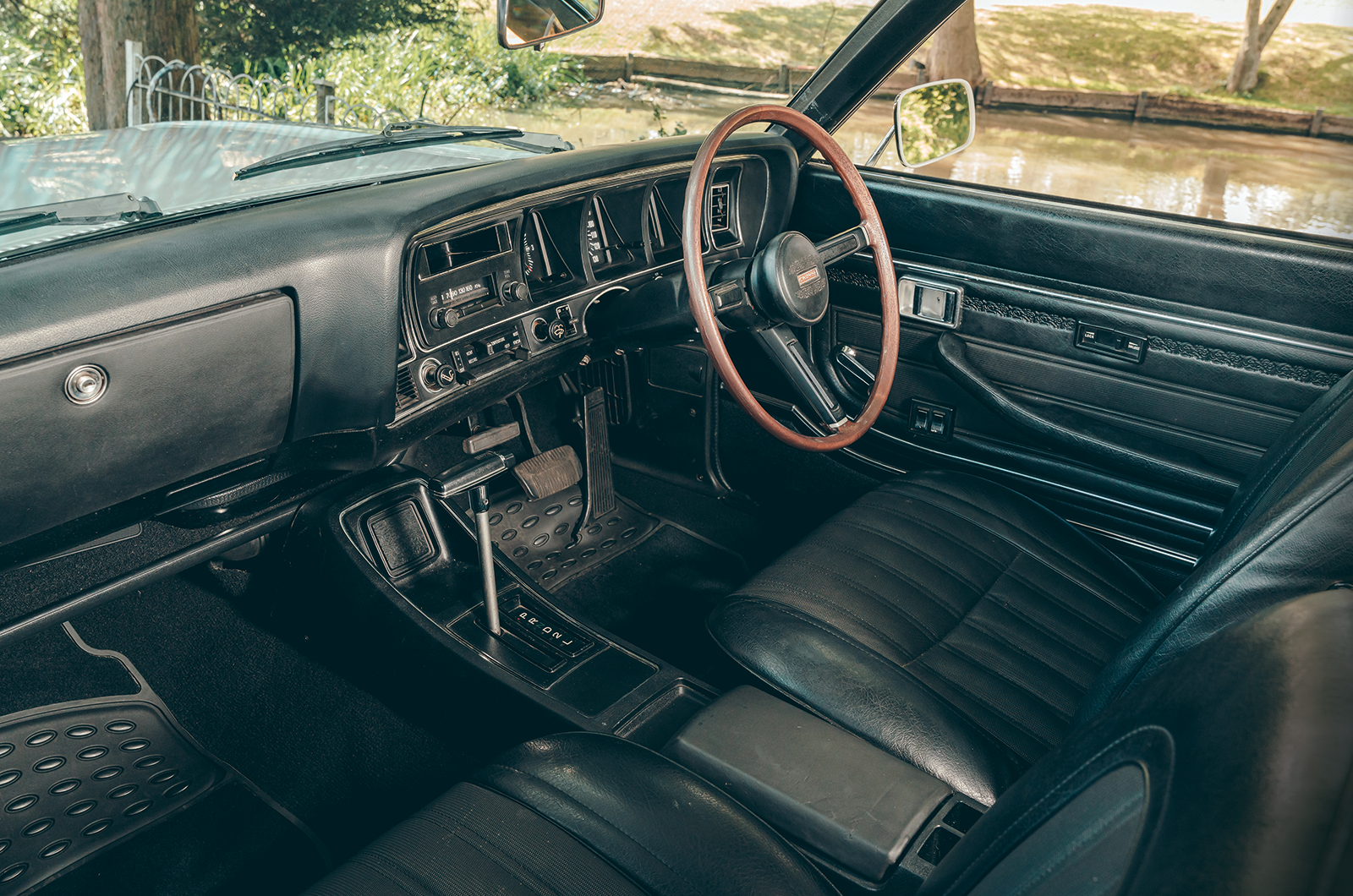 Classic & Sports Car – Toyota Crown: foreign affairs