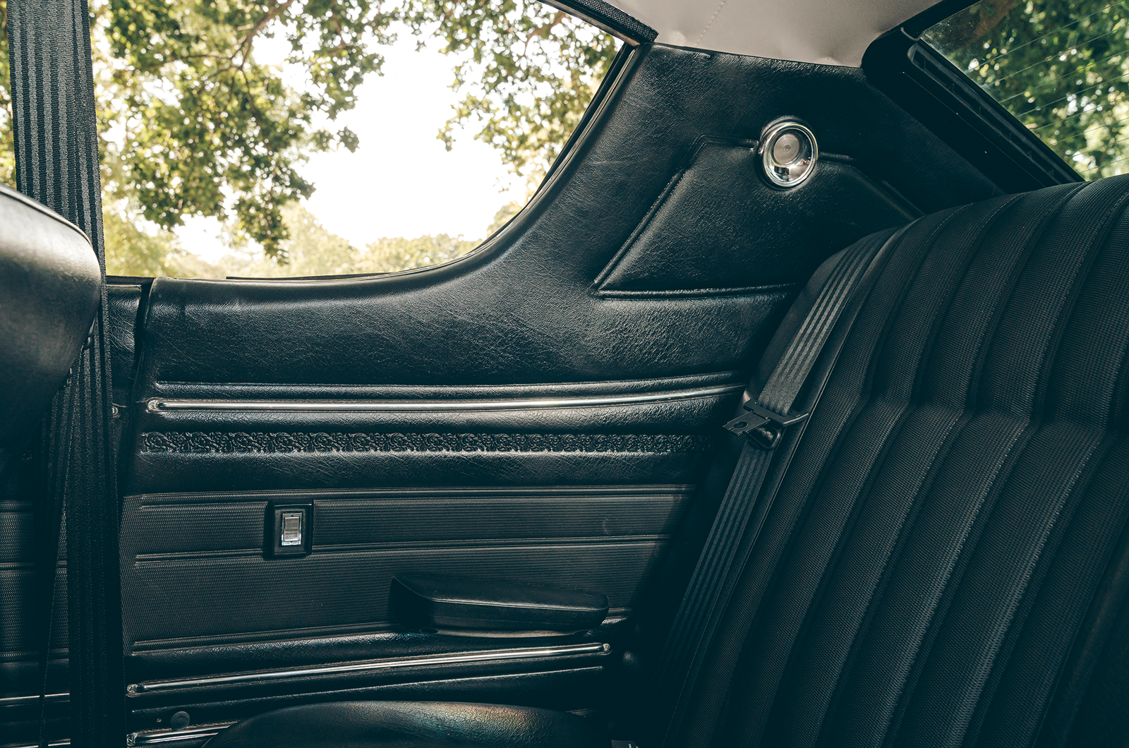 Classic & Sports Car – Toyota Crown: foreign affairs